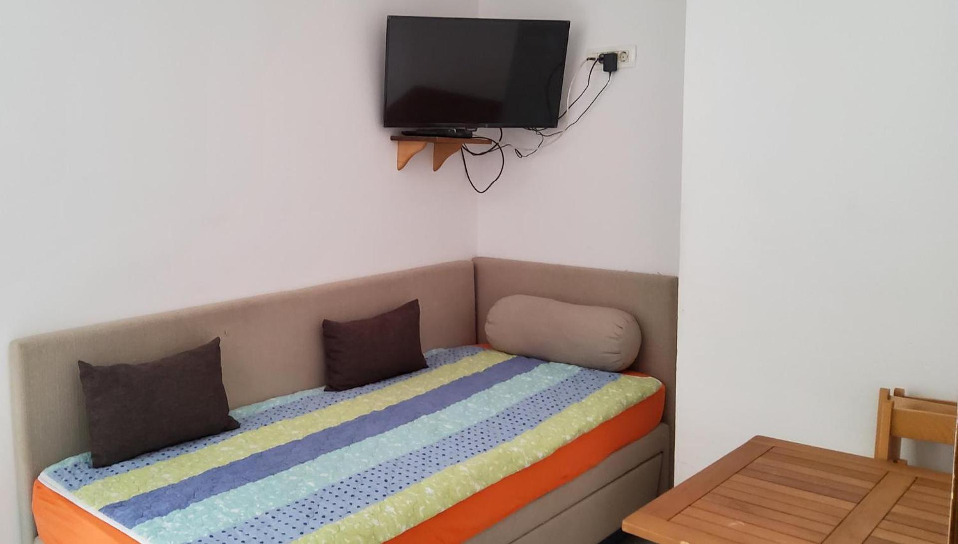 Appealing 3 Sleeper Apartment in central Split view 2