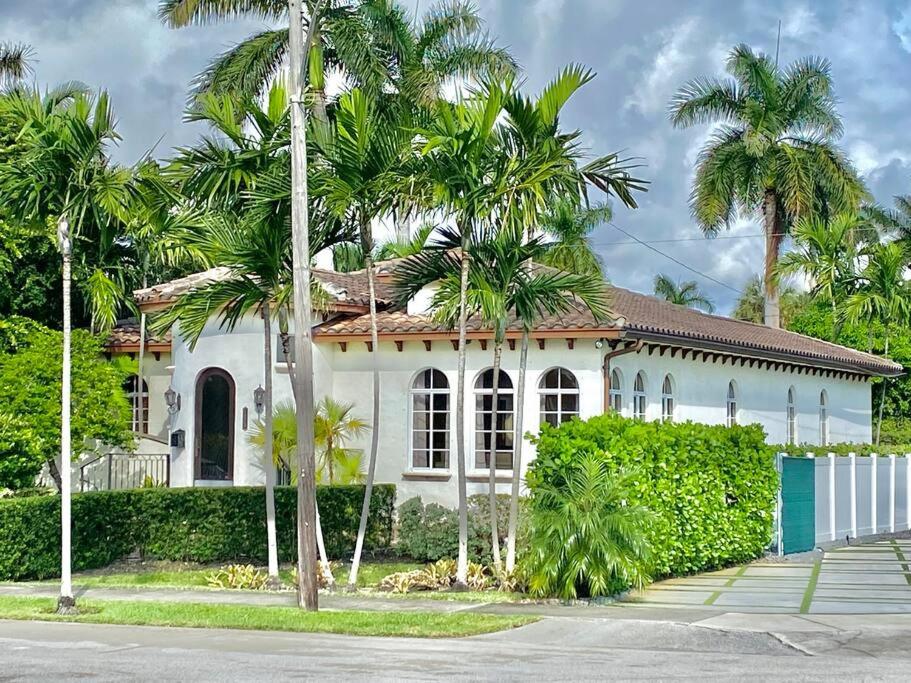 Lakeview Vacation Villa, 5 bedrooms, Swimming Pool view 2