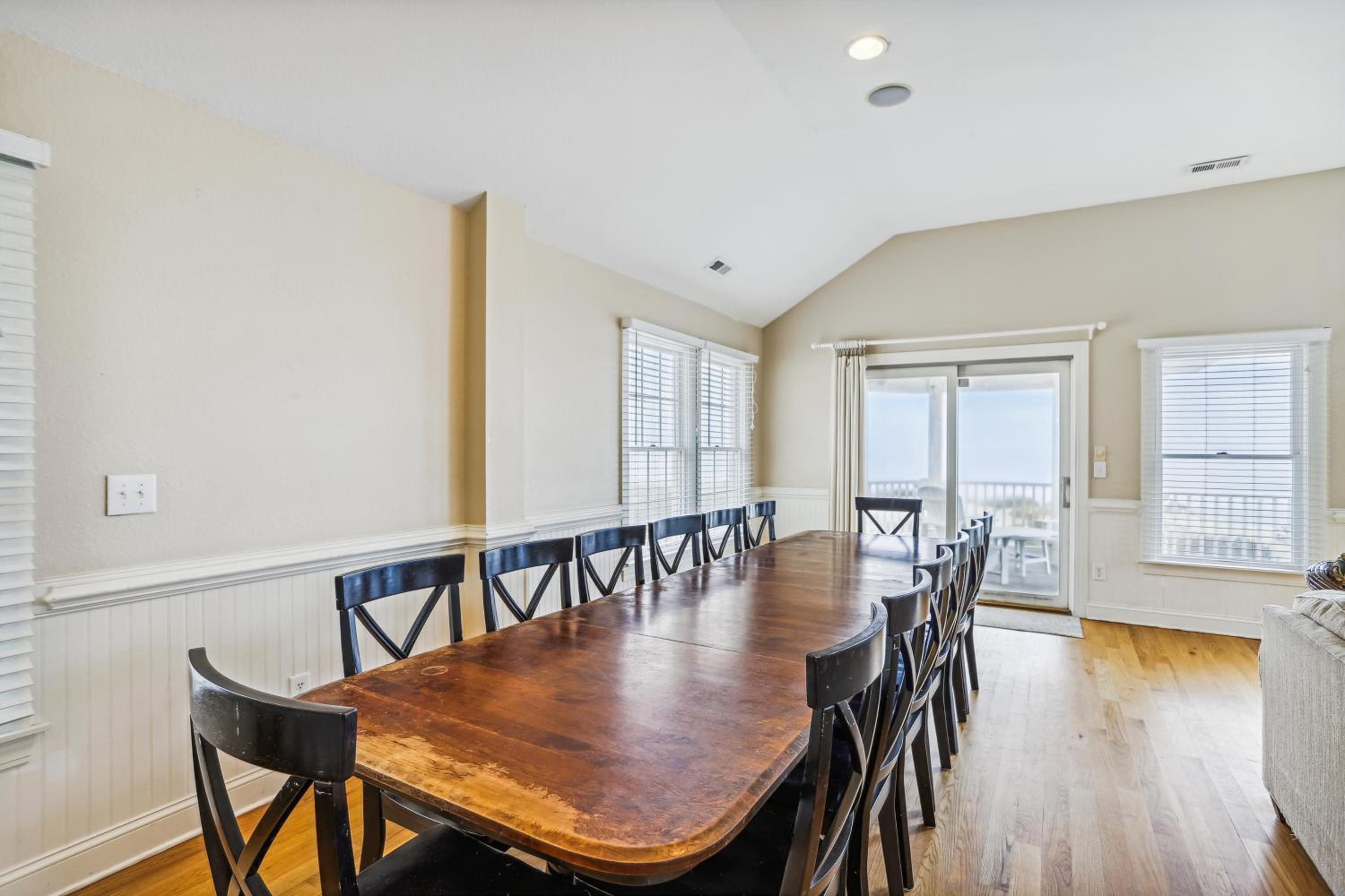 Hidden Treasure - Nags Head MP 16, Oceanfront, Private Beach Access, Pool, Hot Tub, Pool Table, Pets OK