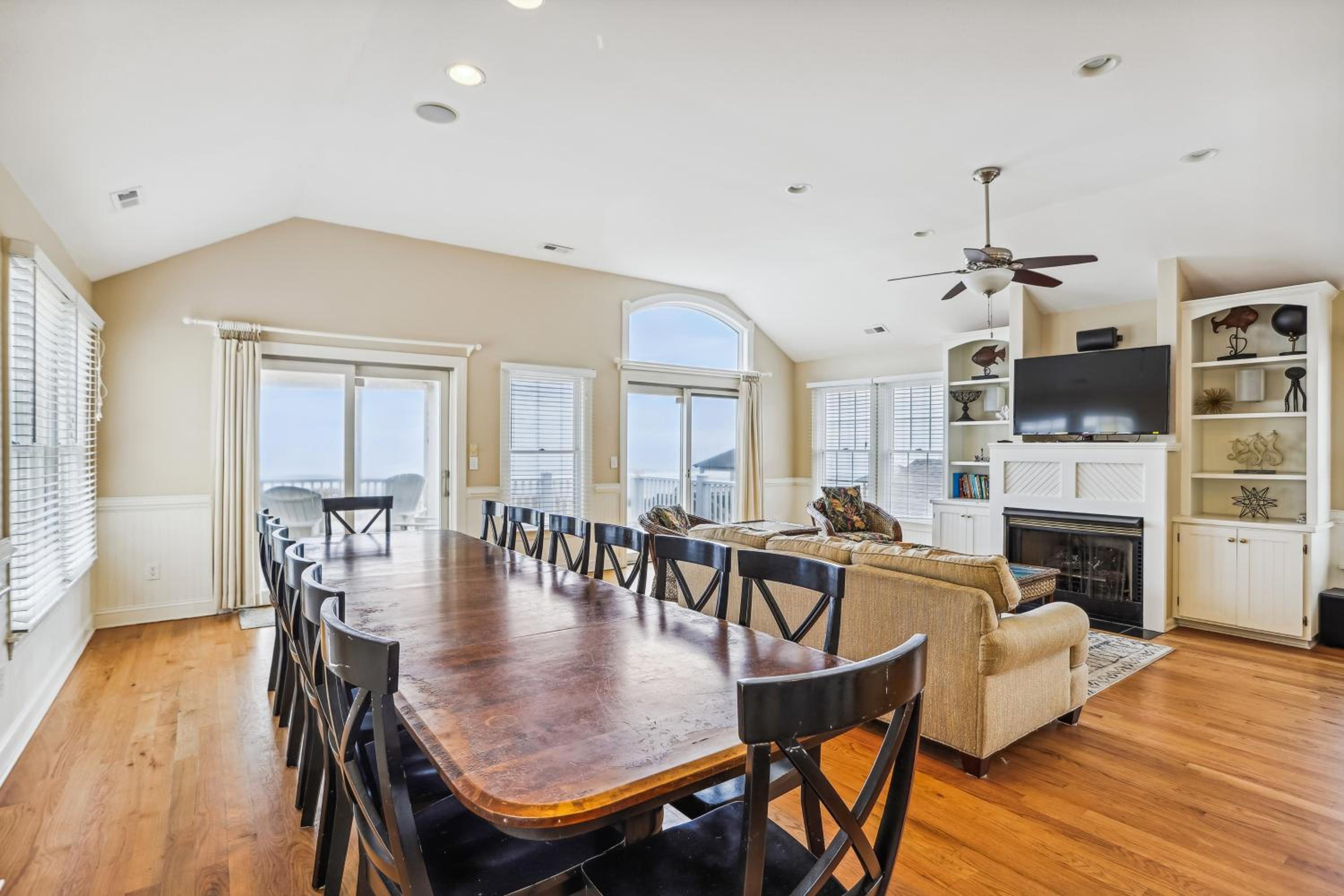Hidden Treasure - Nags Head MP 16, Oceanfront, Private Beach Access, Pool, Hot Tub, Pool Table, Pets OK