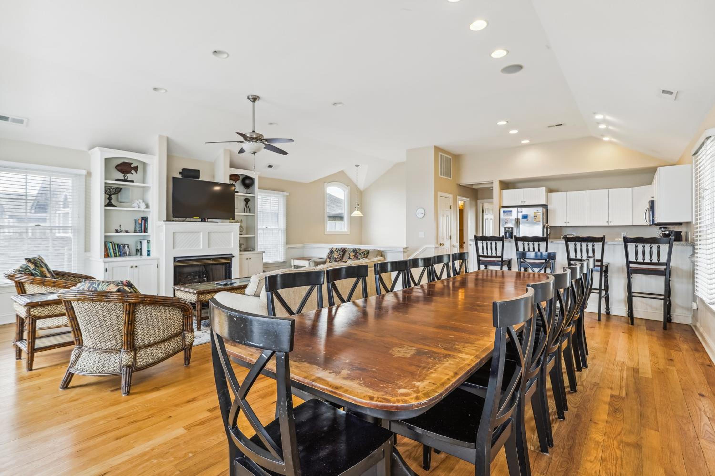 Hidden Treasure - Nags Head MP 16, Oceanfront, Private Beach Access, Pool, Hot Tub, Pool Table, Pets OK