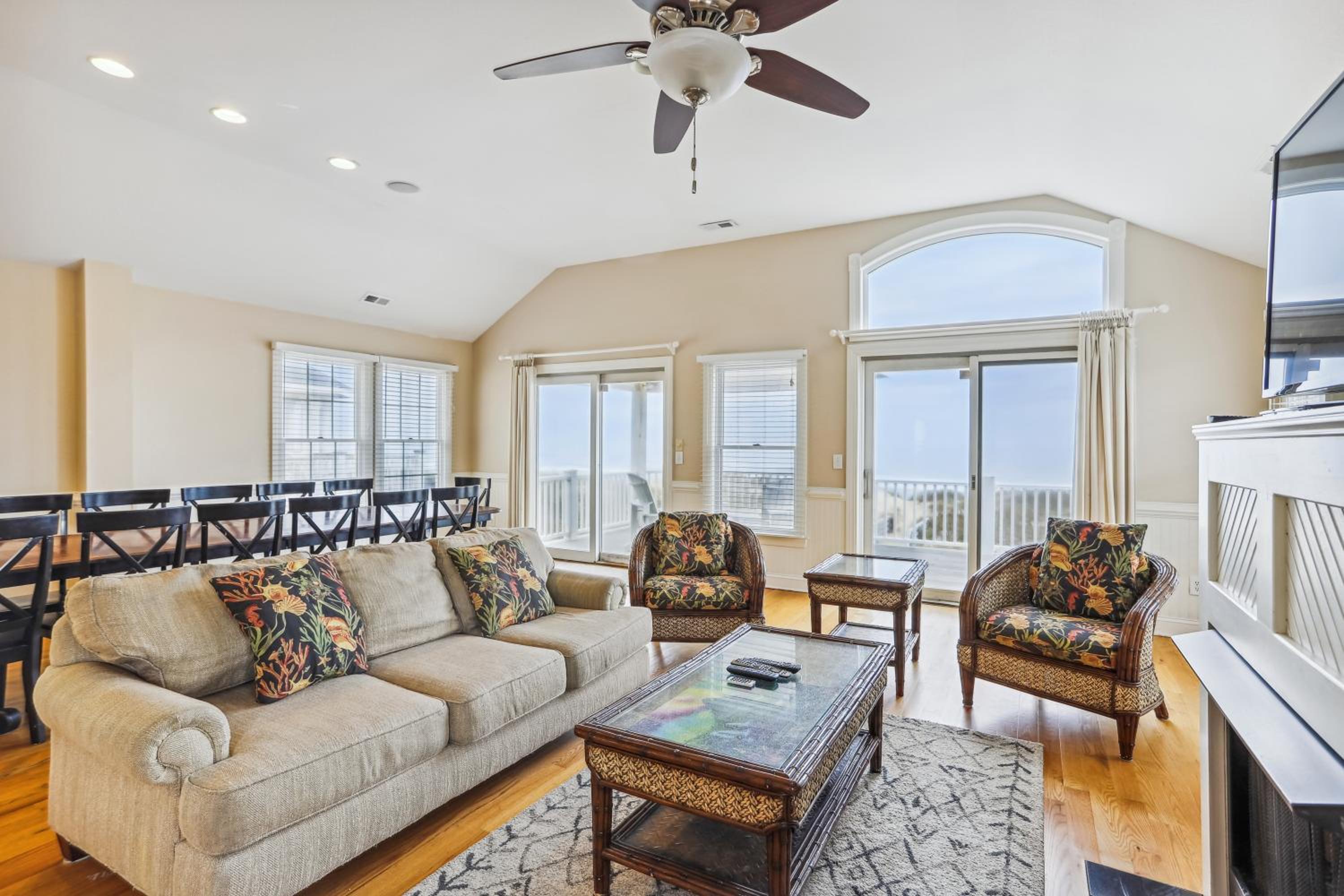 Hidden Treasure - Nags Head MP 16, Oceanfront, Private Beach Access, Pool, Hot Tub, Pool Table, Pets OK