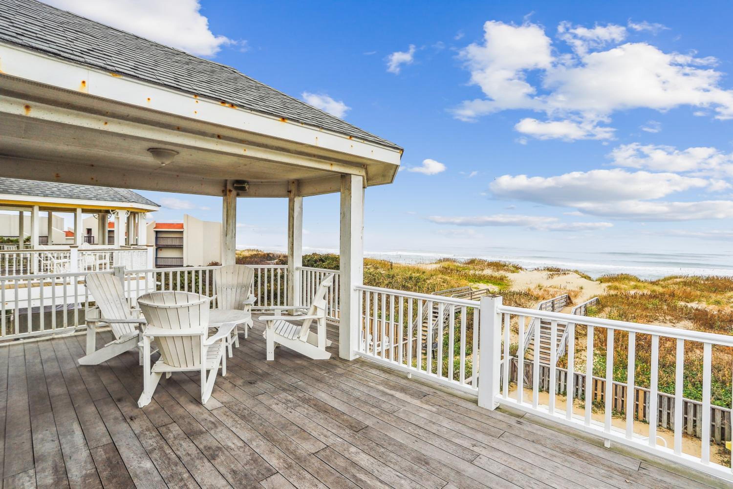 Hidden Treasure - Nags Head MP 16, Oceanfront, Private Beach Access, Pool, Hot Tub, Pool Table, Pets OK
