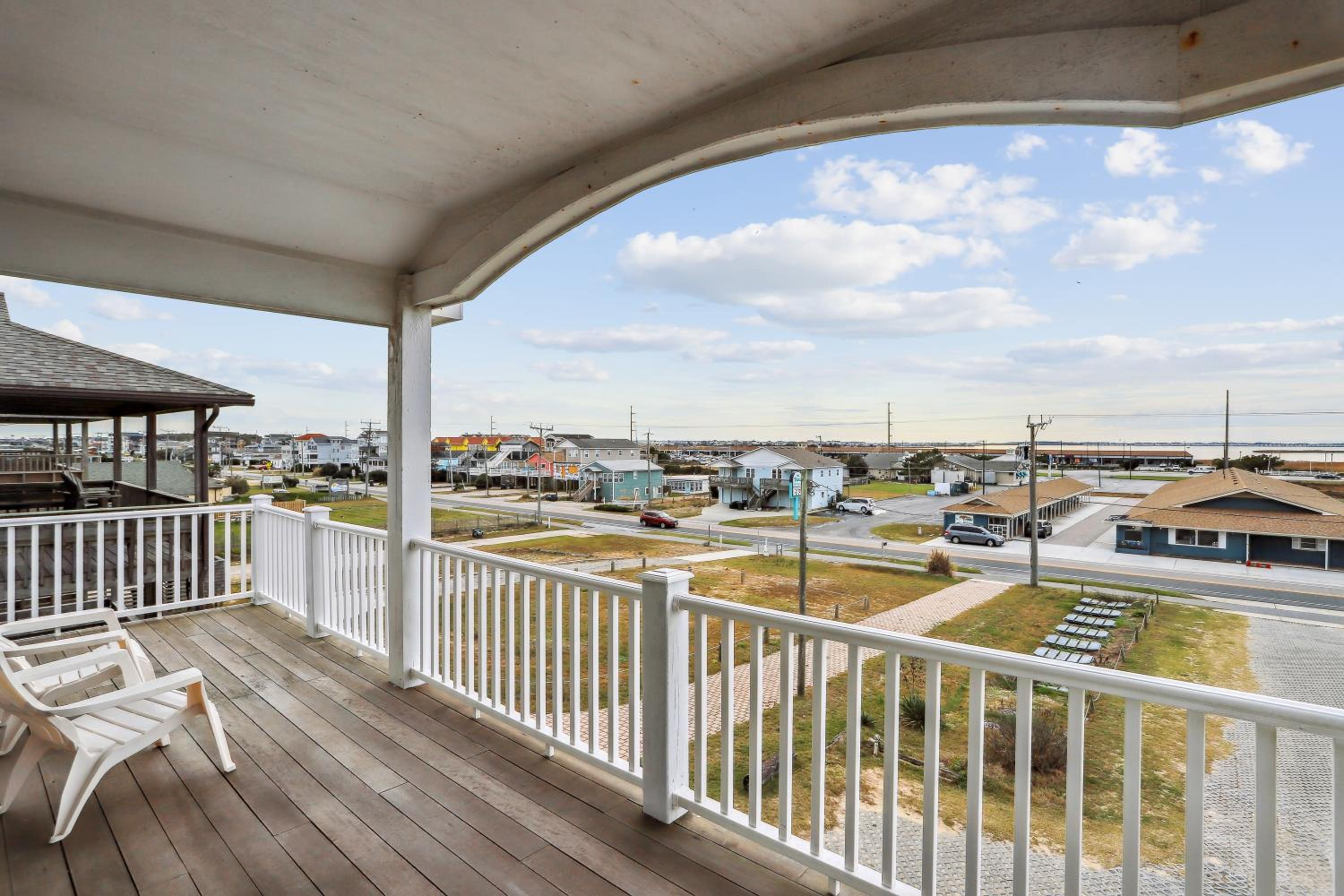 Hidden Treasure - Nags Head MP 16, Oceanfront, Private Beach Access, Pool, Hot Tub, Pool Table, Pets OK