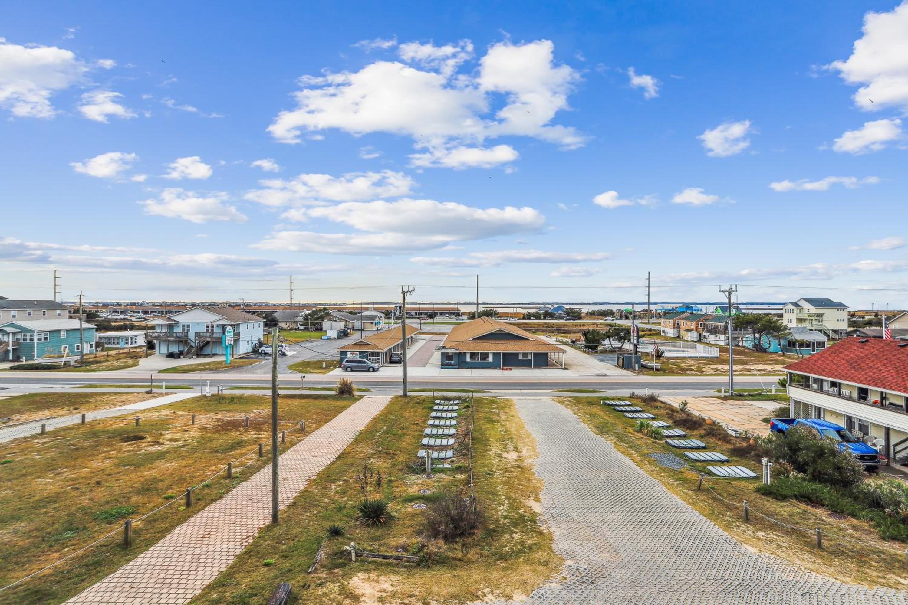 Hidden Treasure - Nags Head MP 16, Oceanfront, Private Beach Access, Pool, Hot Tub, Pool Table, Pets OK