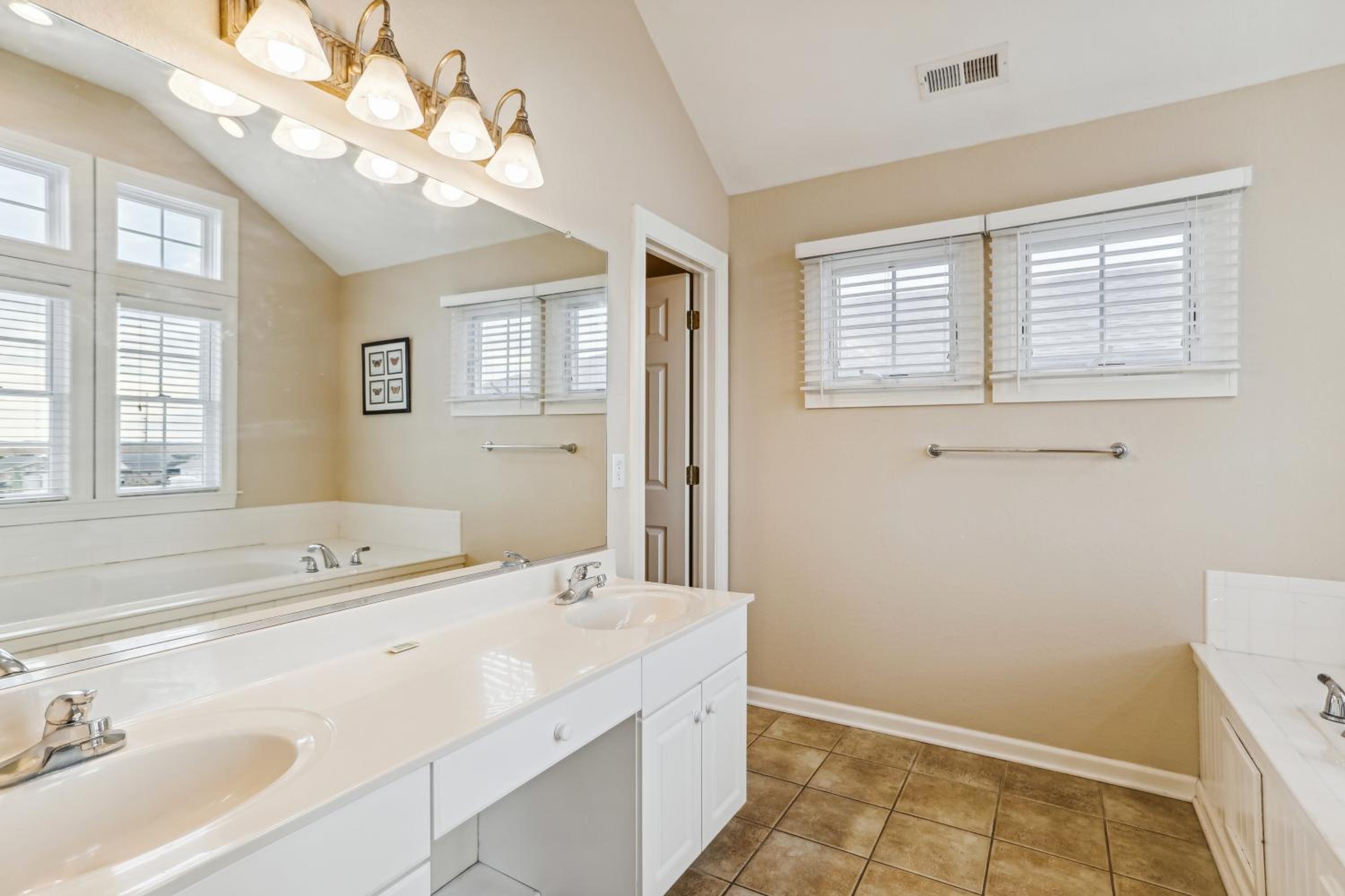 Hidden Treasure - Nags Head MP 16, Oceanfront, Private Beach Access, Pool, Hot Tub, Pool Table, Pets OK
