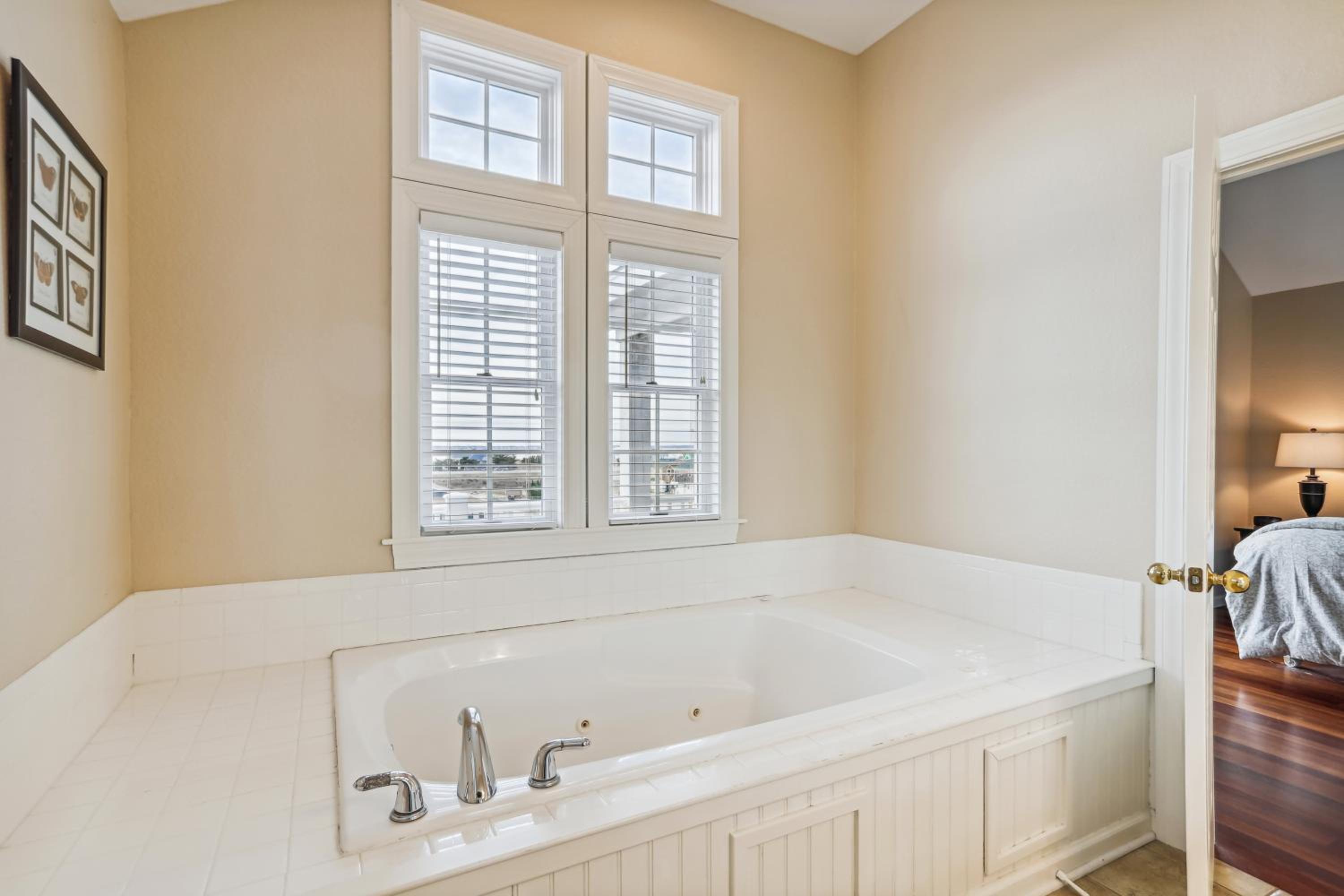 Hidden Treasure - Nags Head MP 16, Oceanfront, Private Beach Access, Pool, Hot Tub, Pool Table, Pets OK