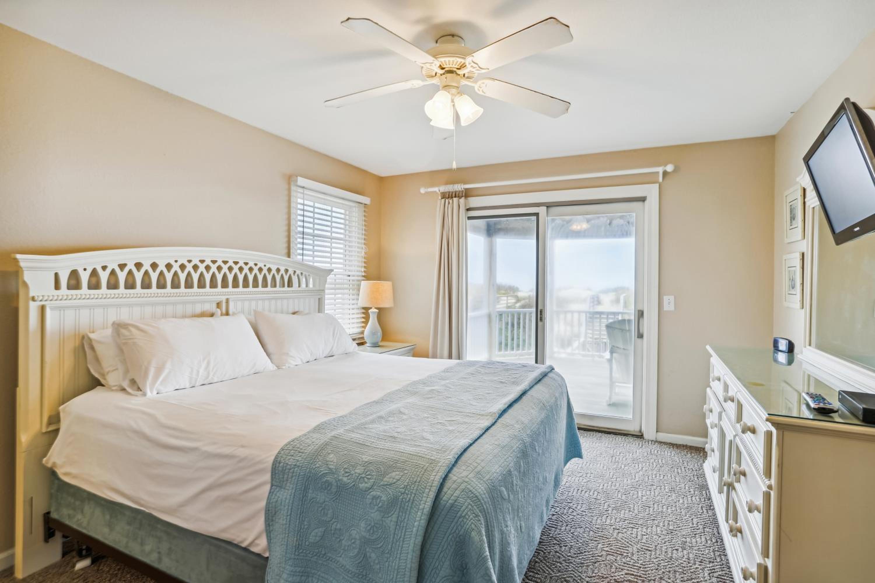 Hidden Treasure - Nags Head MP 16, Oceanfront, Private Beach Access, Pool, Hot Tub, Pool Table, Pets OK