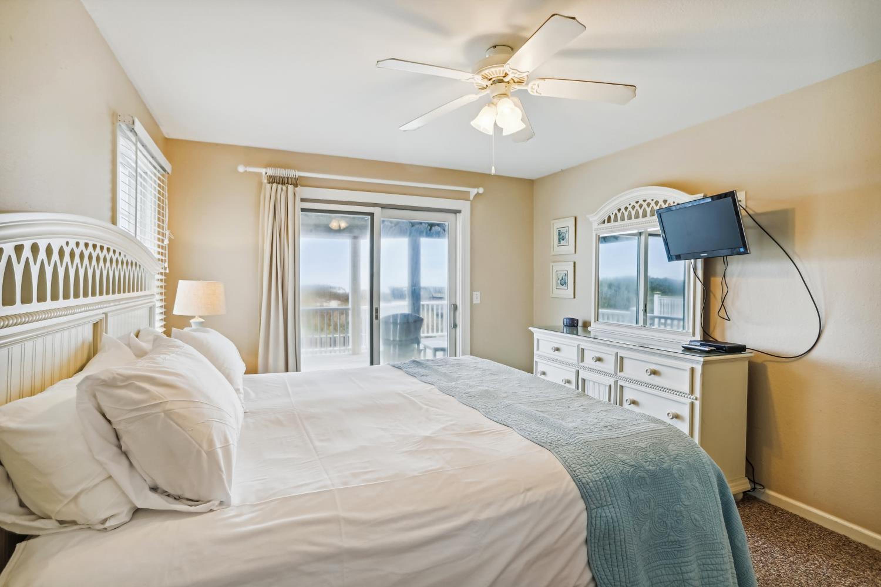 Hidden Treasure - Nags Head MP 16, Oceanfront, Private Beach Access, Pool, Hot Tub, Pool Table, Pets OK