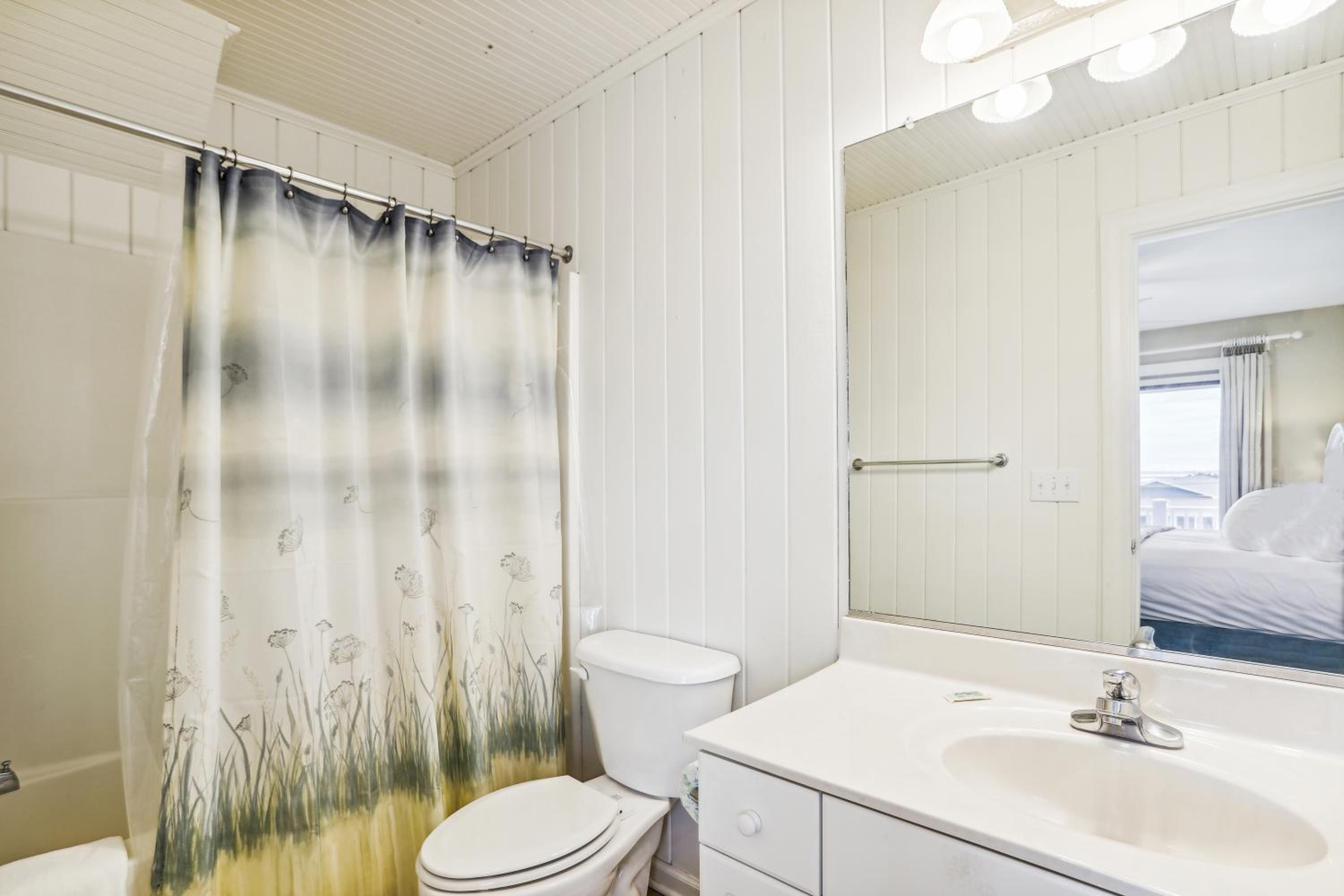 Hidden Treasure - Nags Head MP 16, Oceanfront, Private Beach Access, Pool, Hot Tub, Pool Table, Pets OK