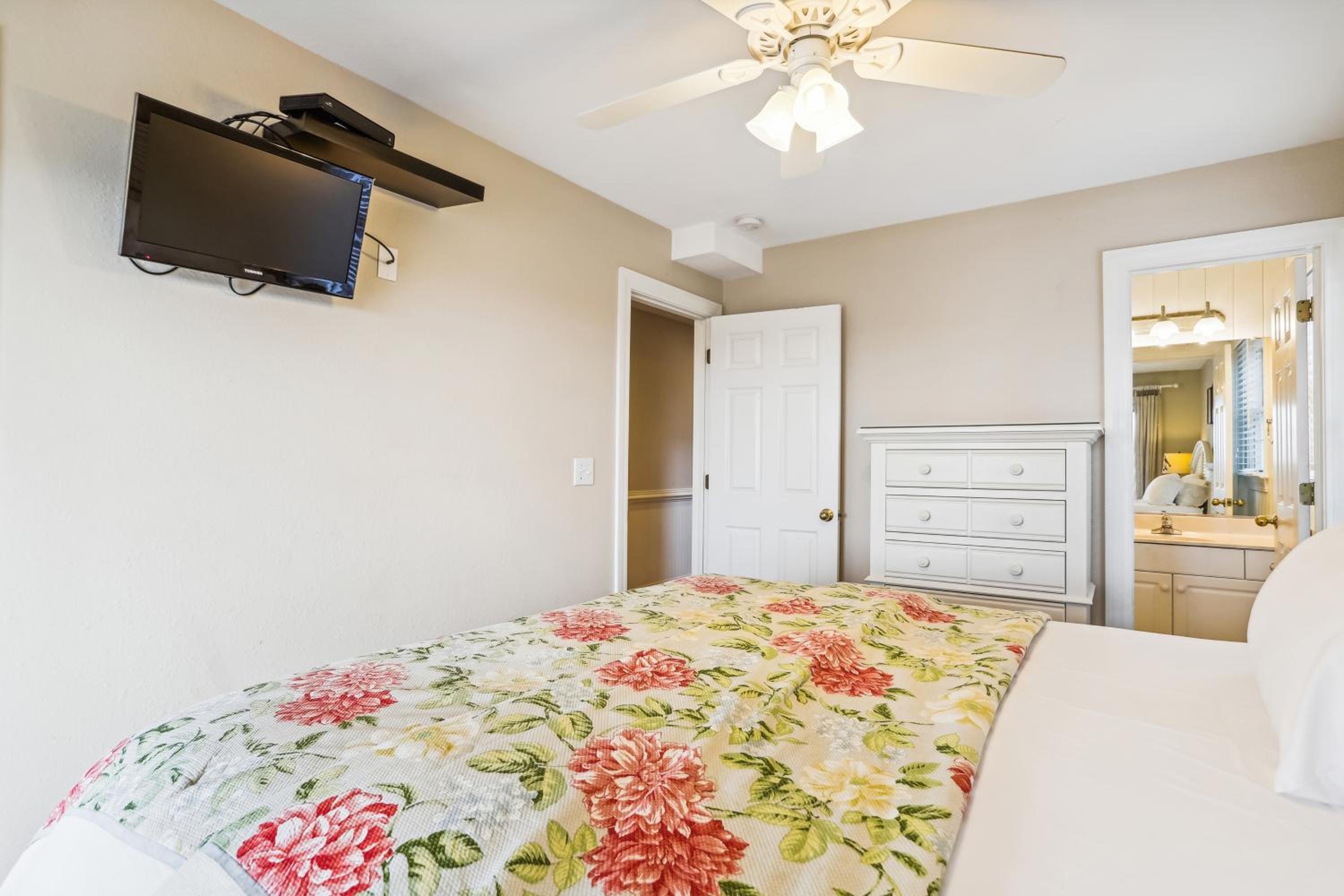 Hidden Treasure - Nags Head MP 16, Oceanfront, Private Beach Access, Pool, Hot Tub, Pool Table, Pets OK