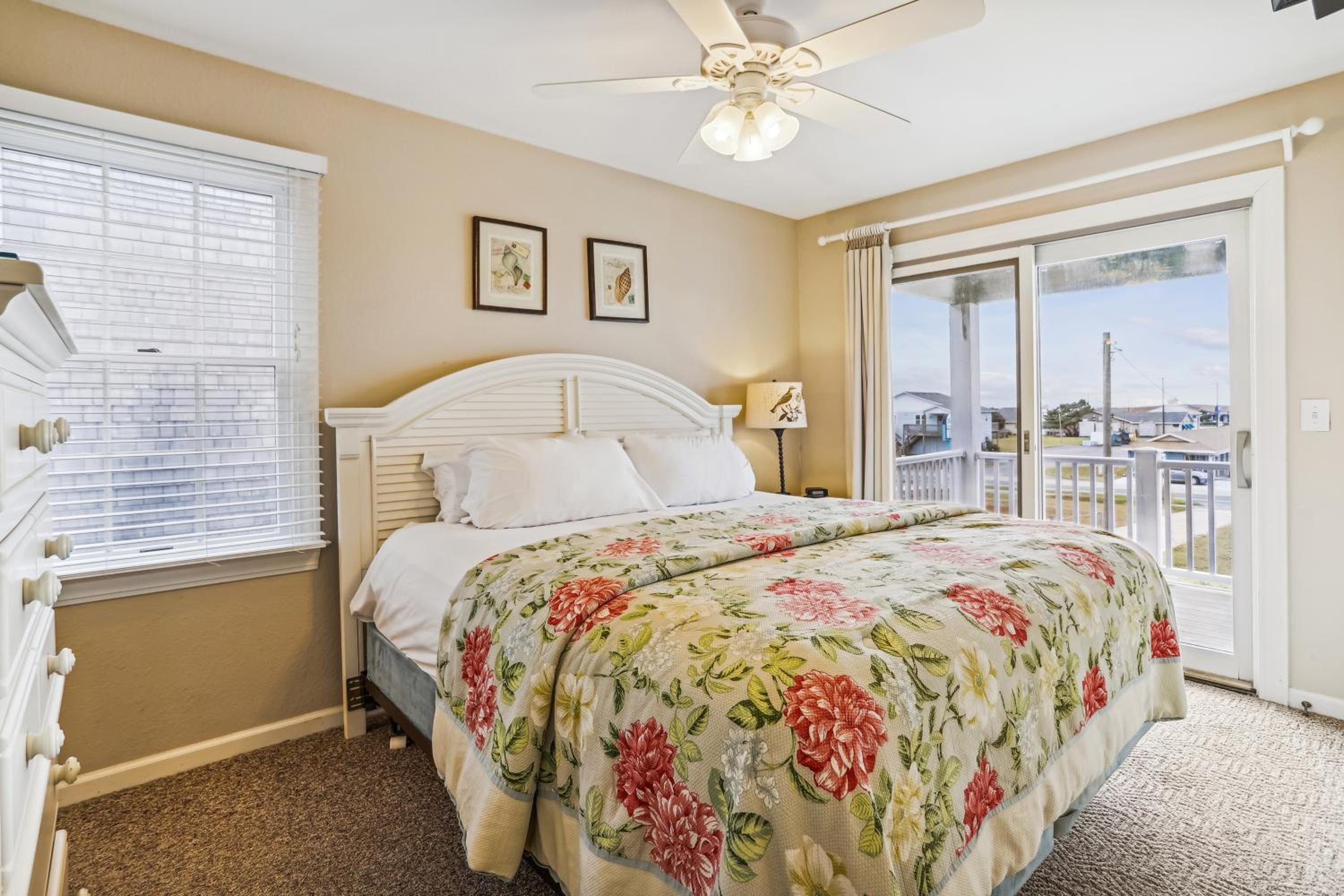 Hidden Treasure - Nags Head MP 16, Oceanfront, Private Beach Access, Pool, Hot Tub, Pool Table, Pets OK
