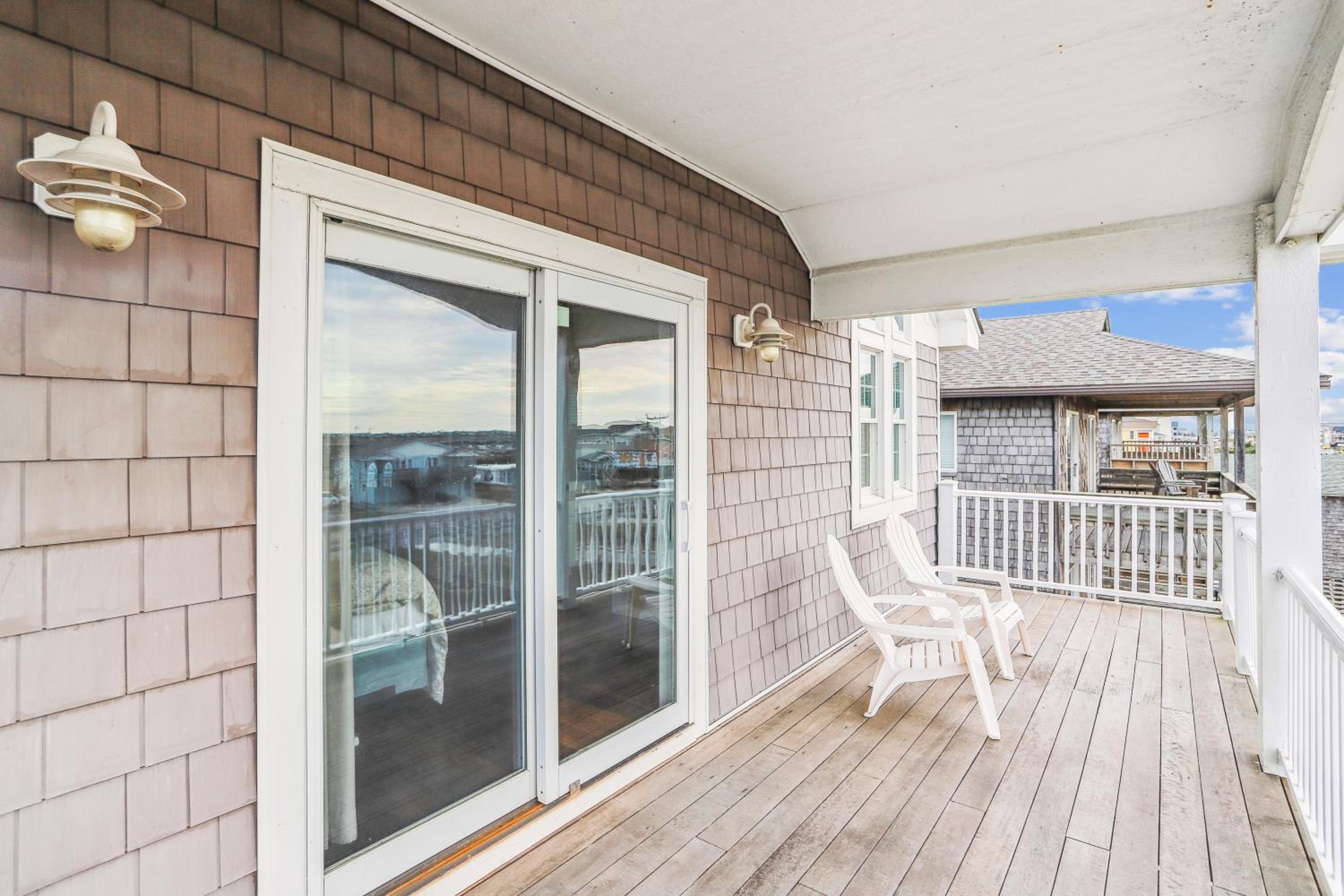 Hidden Treasure - Nags Head MP 16, Oceanfront, Private Beach Access, Pool, Hot Tub, Pool Table, Pets OK