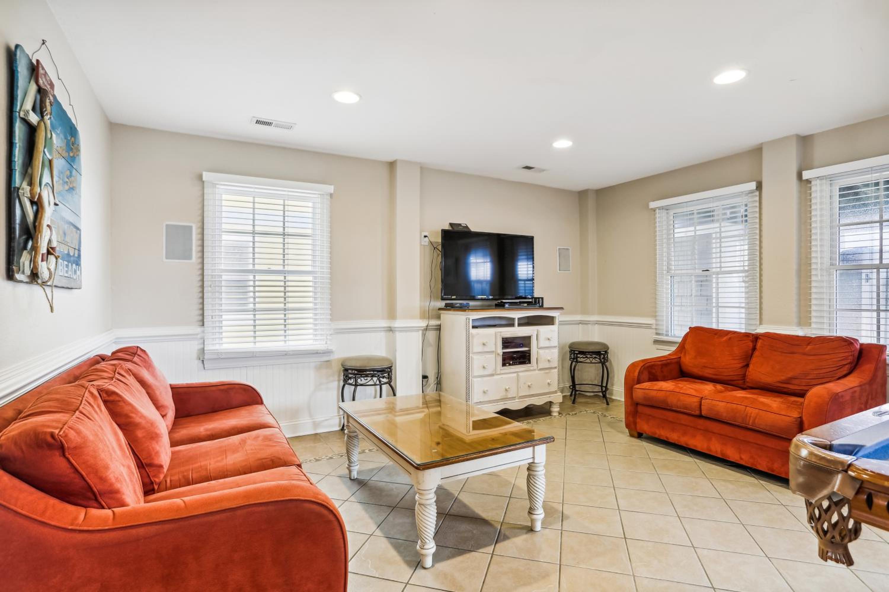 Hidden Treasure - Nags Head MP 16, Oceanfront, Private Beach Access, Pool, Hot Tub, Pool Table, Pets OK
