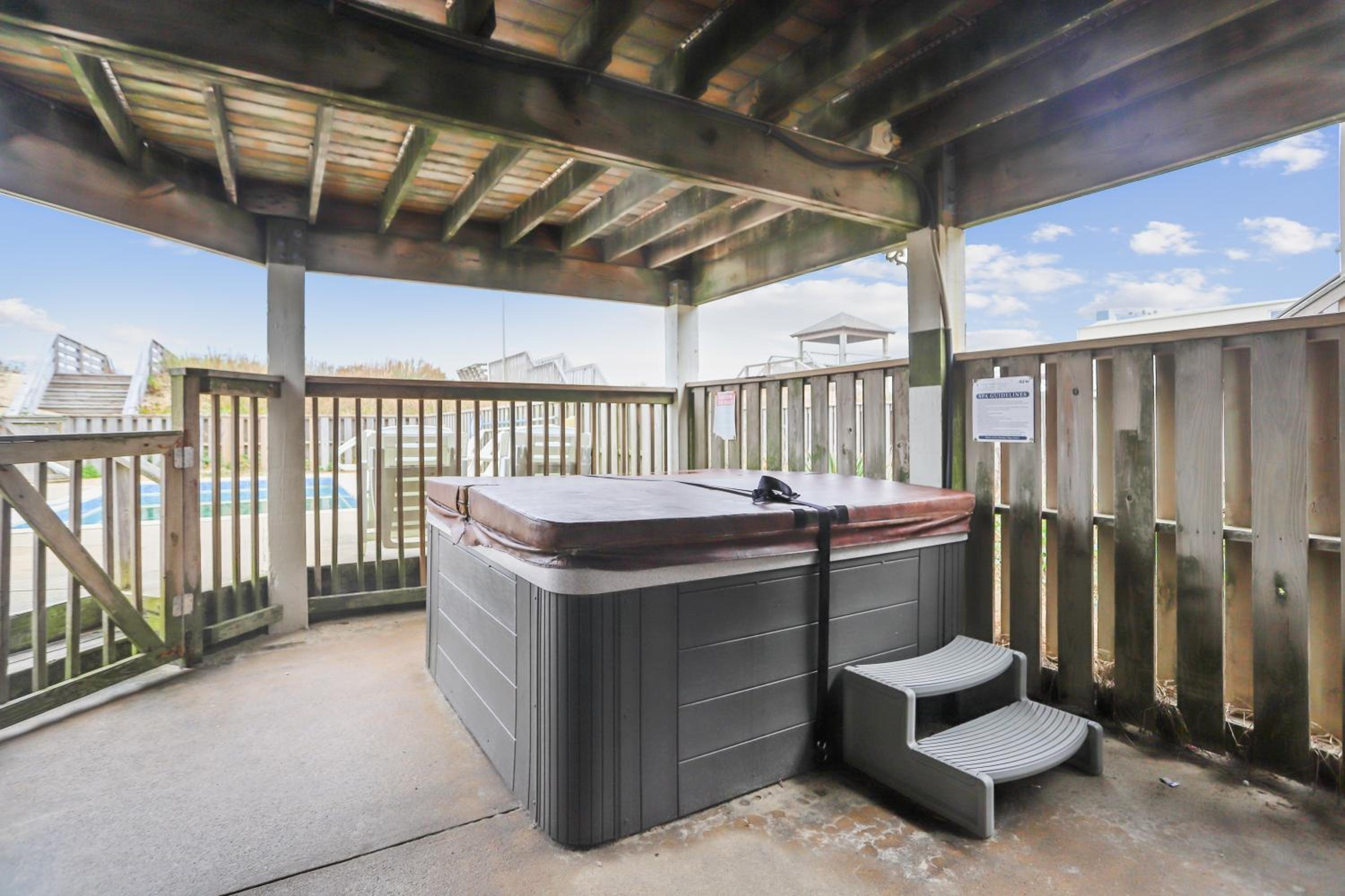 Hidden Treasure - Nags Head MP 16, Oceanfront, Private Beach Access, Pool, Hot Tub, Pool Table, Pets OK