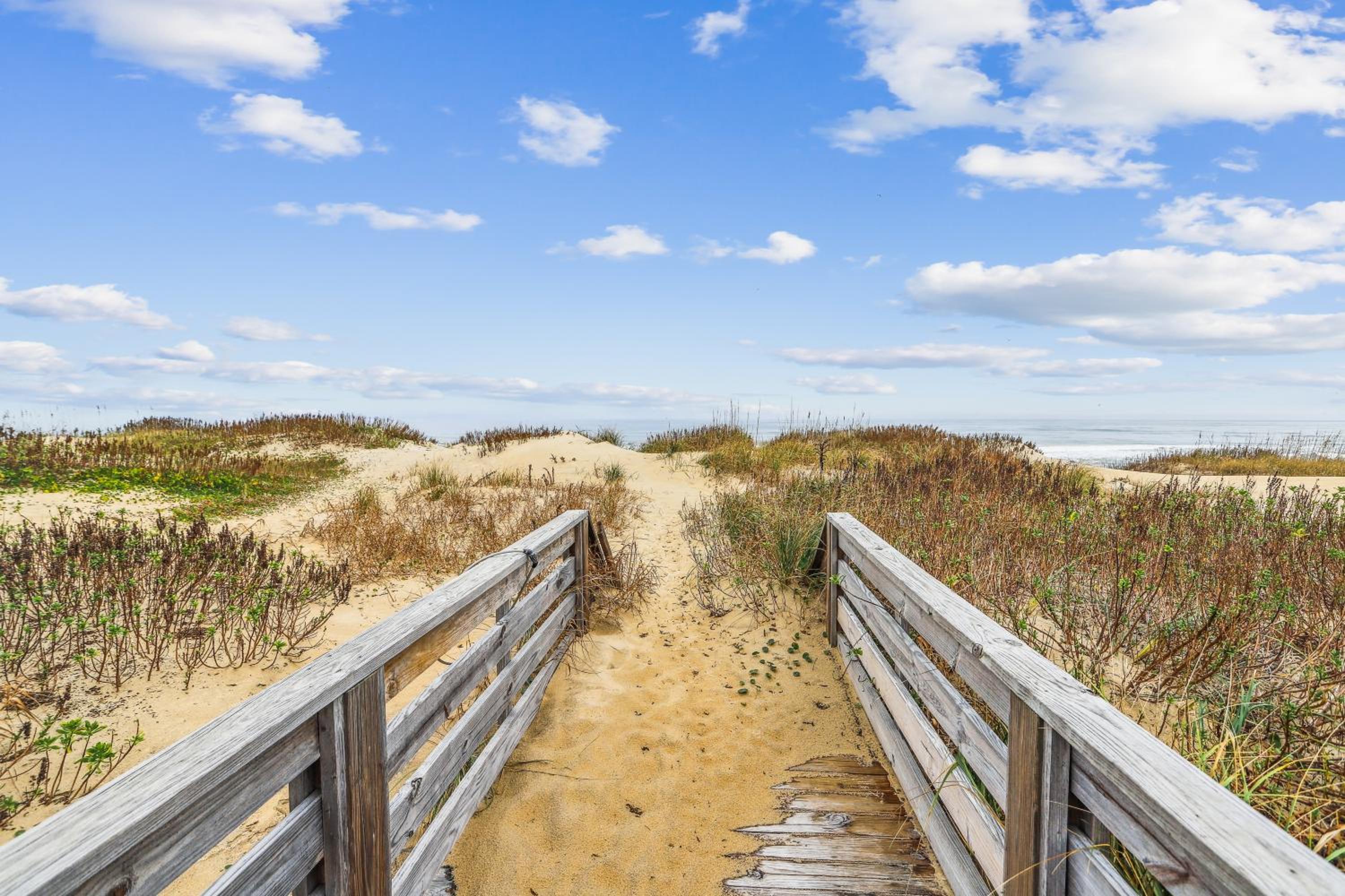 Hidden Treasure - Nags Head MP 16, Oceanfront, Private Beach Access, Pool, Hot Tub, Pool Table, Pets OK