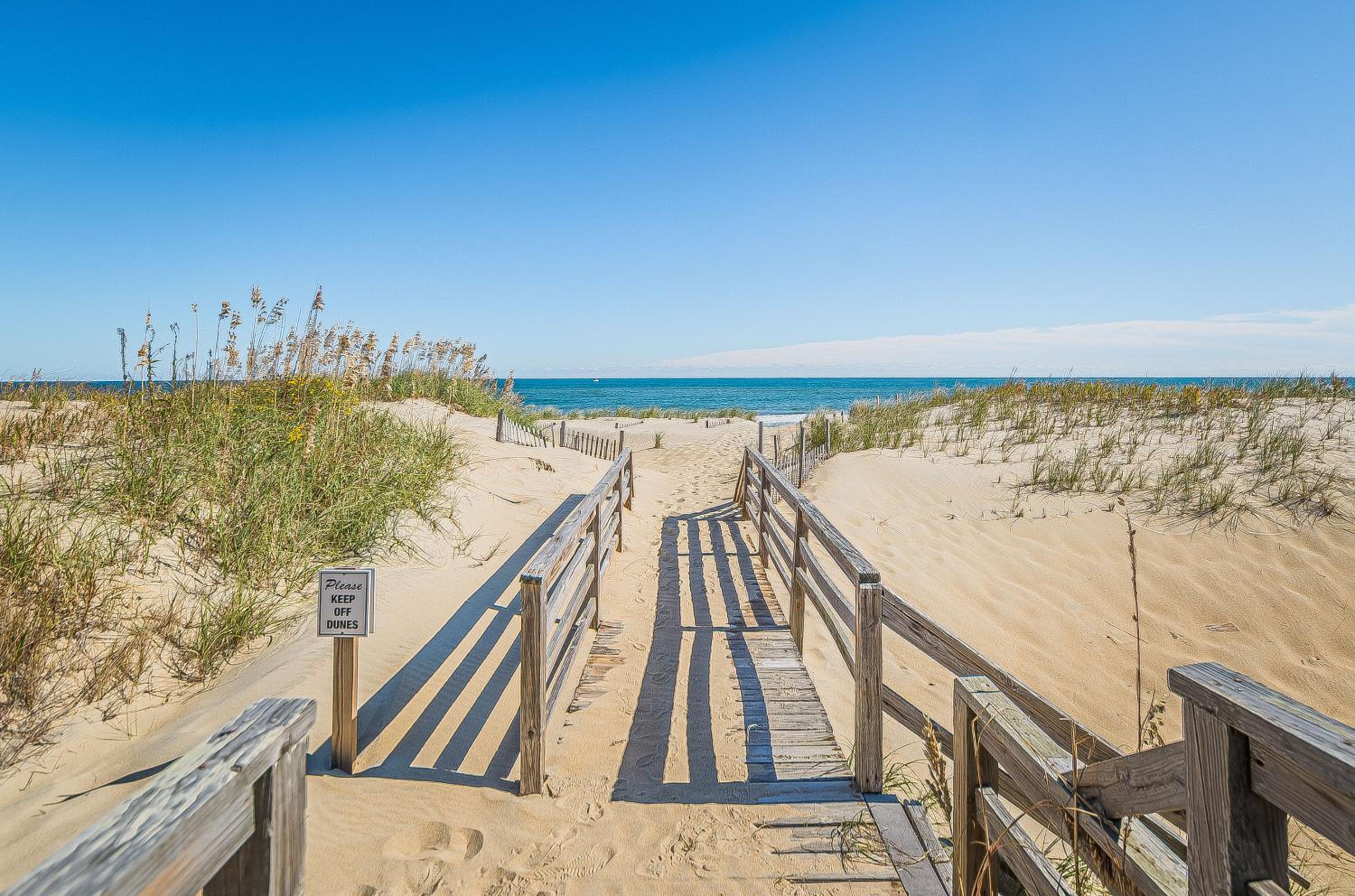 Prissy Gale - S Nags Head MP 17.5, 60 Yds to Beach, Fire Pit, Pets OK, Pier Passes view 4