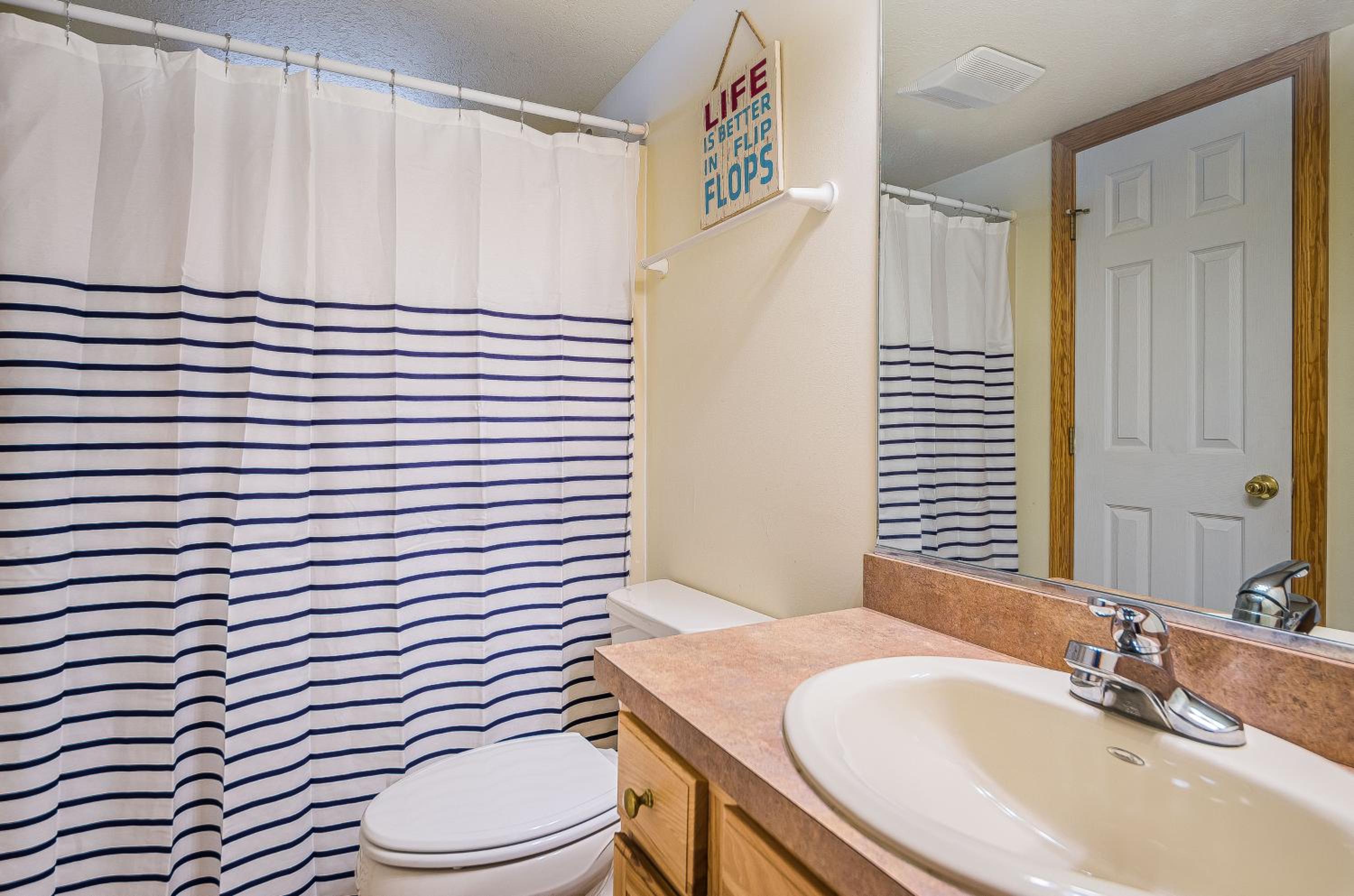 Lazy Pelican - Nags Head MP 11.5, 23 Yds to Beach, Ocean View, Pool, Hot Tub, Pets OK, Flex Stays view 4