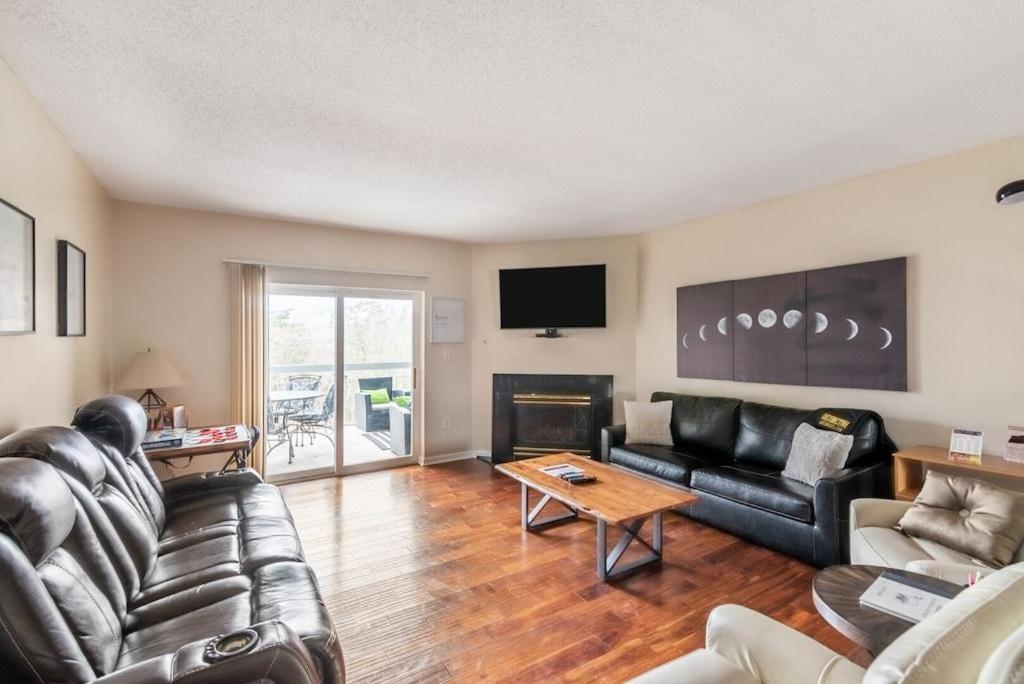 2 King BRs Balcony Resort Amenities Free Tix view 2