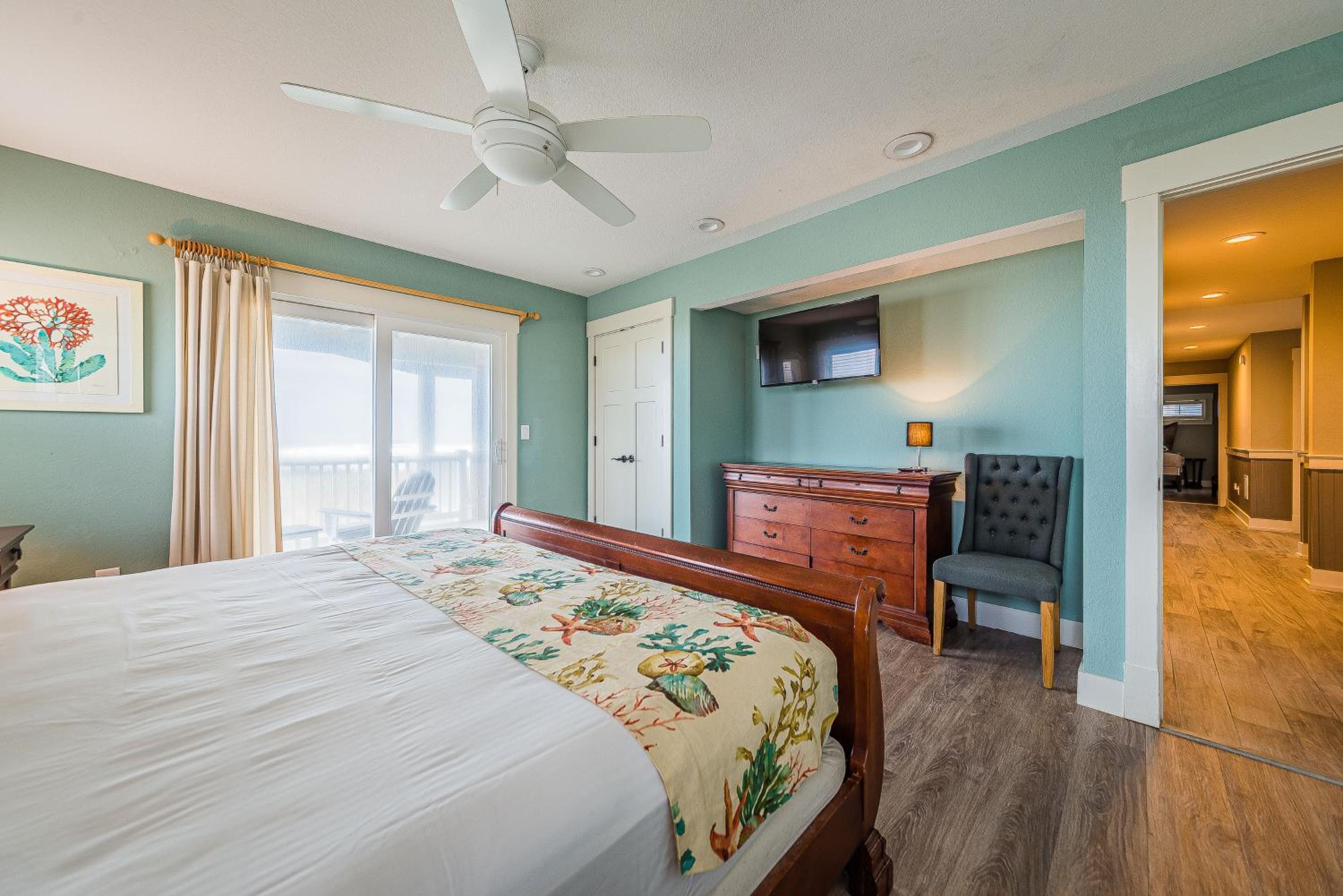 Driftwood - Village at Nags Head MP 15, Oceanfront, Elevator, Pool, Hot Tub, Pool Table, Pets OK