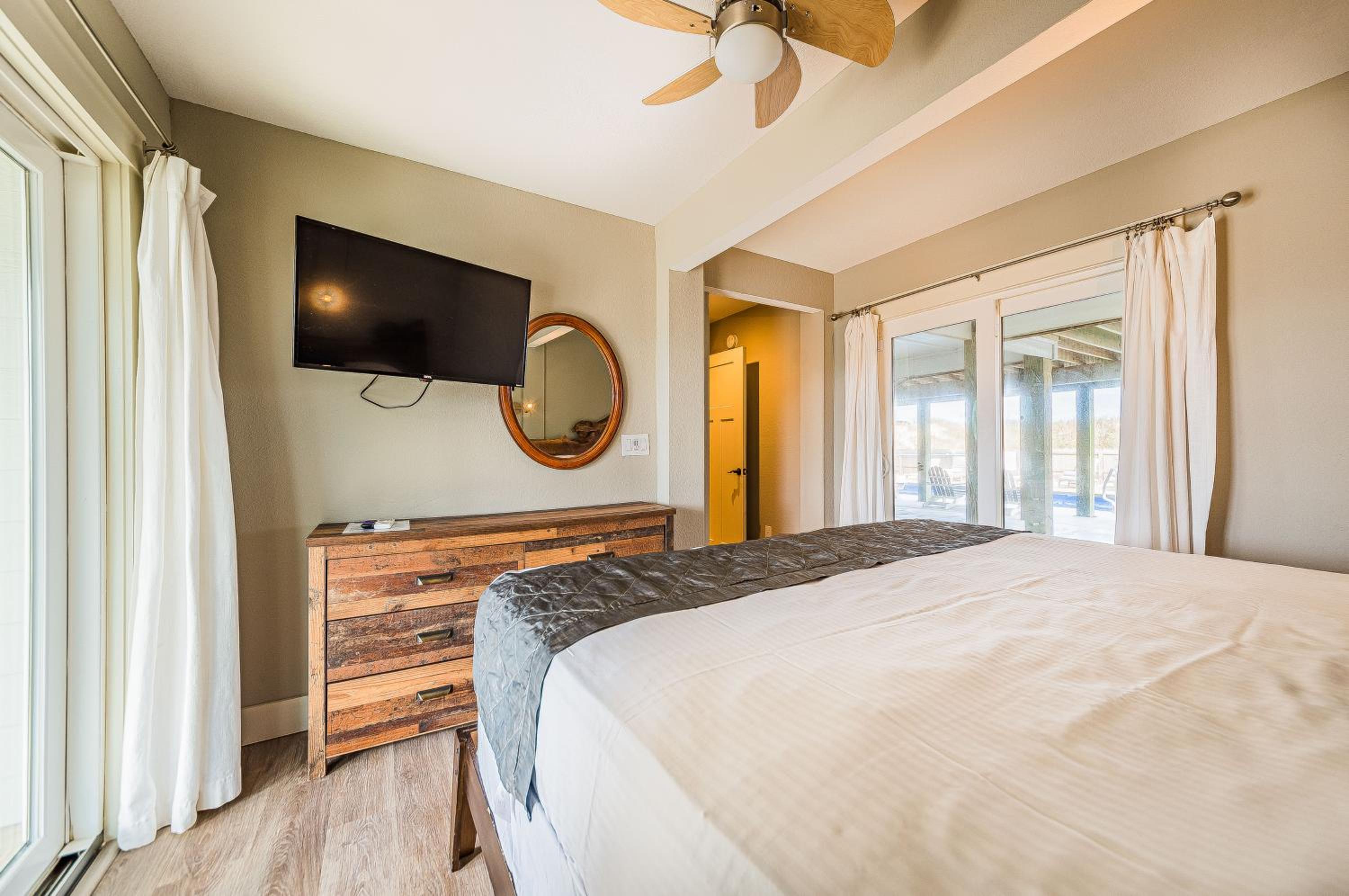 Driftwood - Village at Nags Head MP 15, Oceanfront, Elevator, Pool, Hot Tub, Pool Table, Pets OK