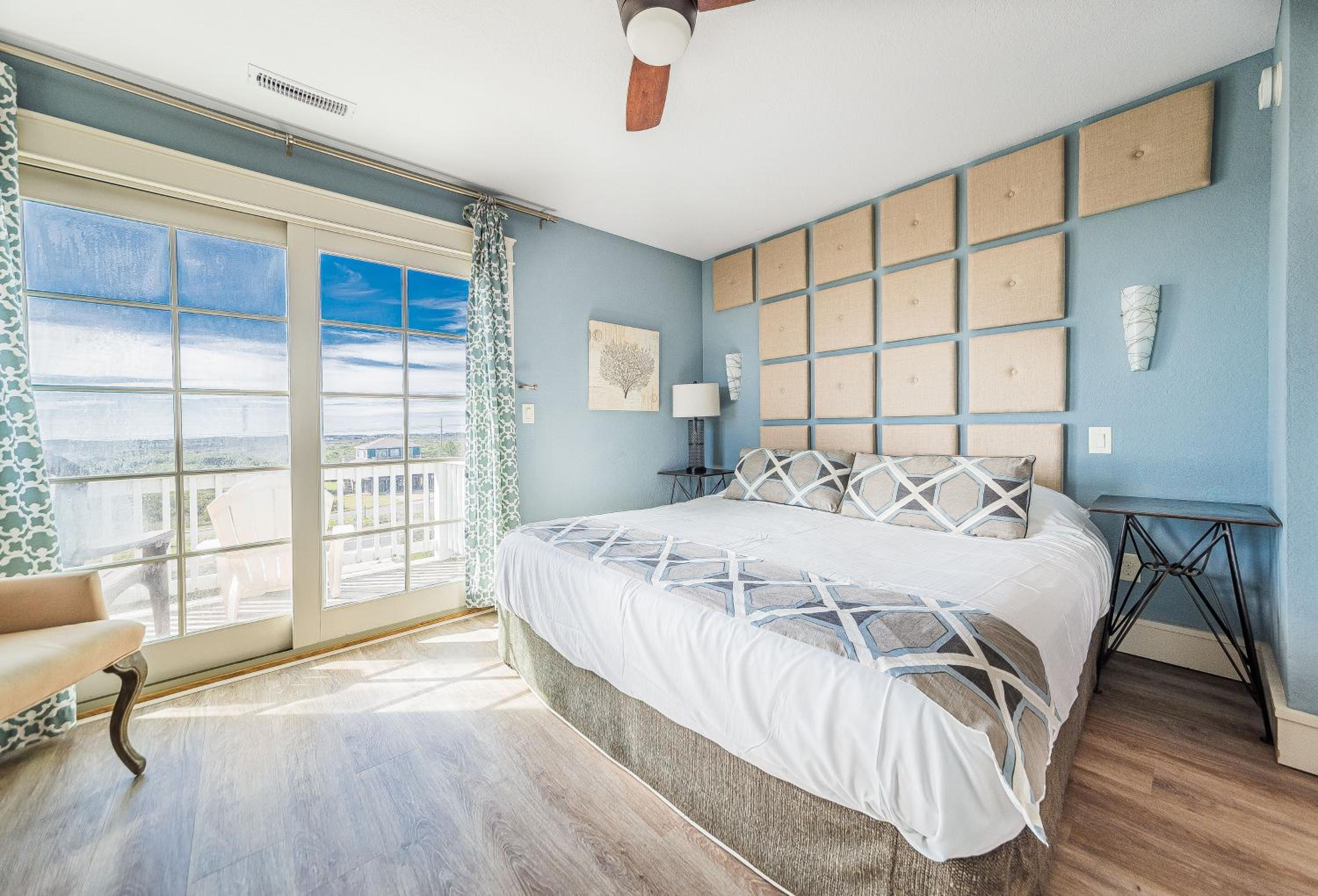 Outside-In - S Nags Head MP 18.5, Luxury Oceanfront, Elevator, Pool, Cabana, Home Theatre, Pets OK