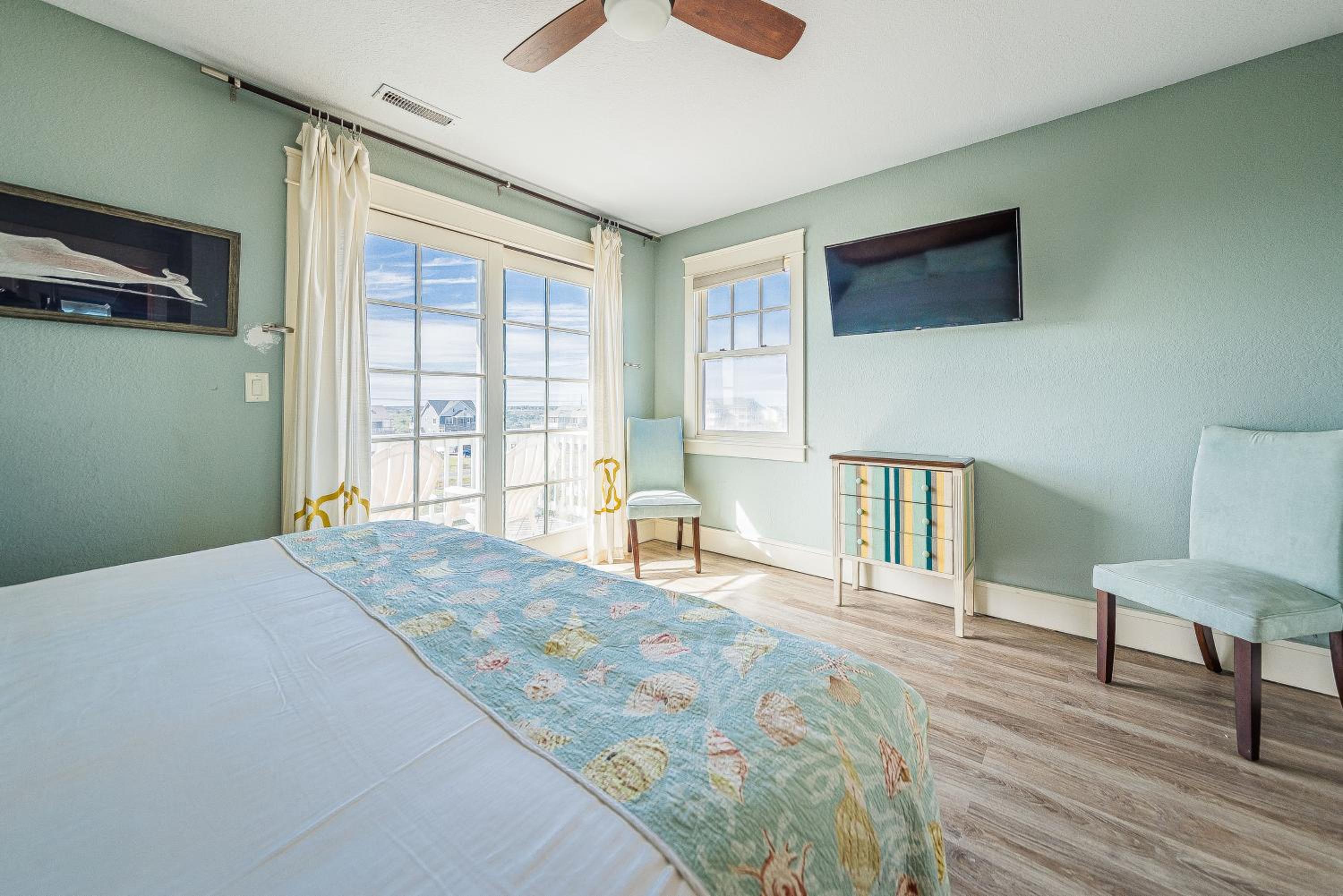 Outside-In - S Nags Head MP 18.5, Luxury Oceanfront, Elevator, Pool, Cabana, Home Theatre, Pets OK