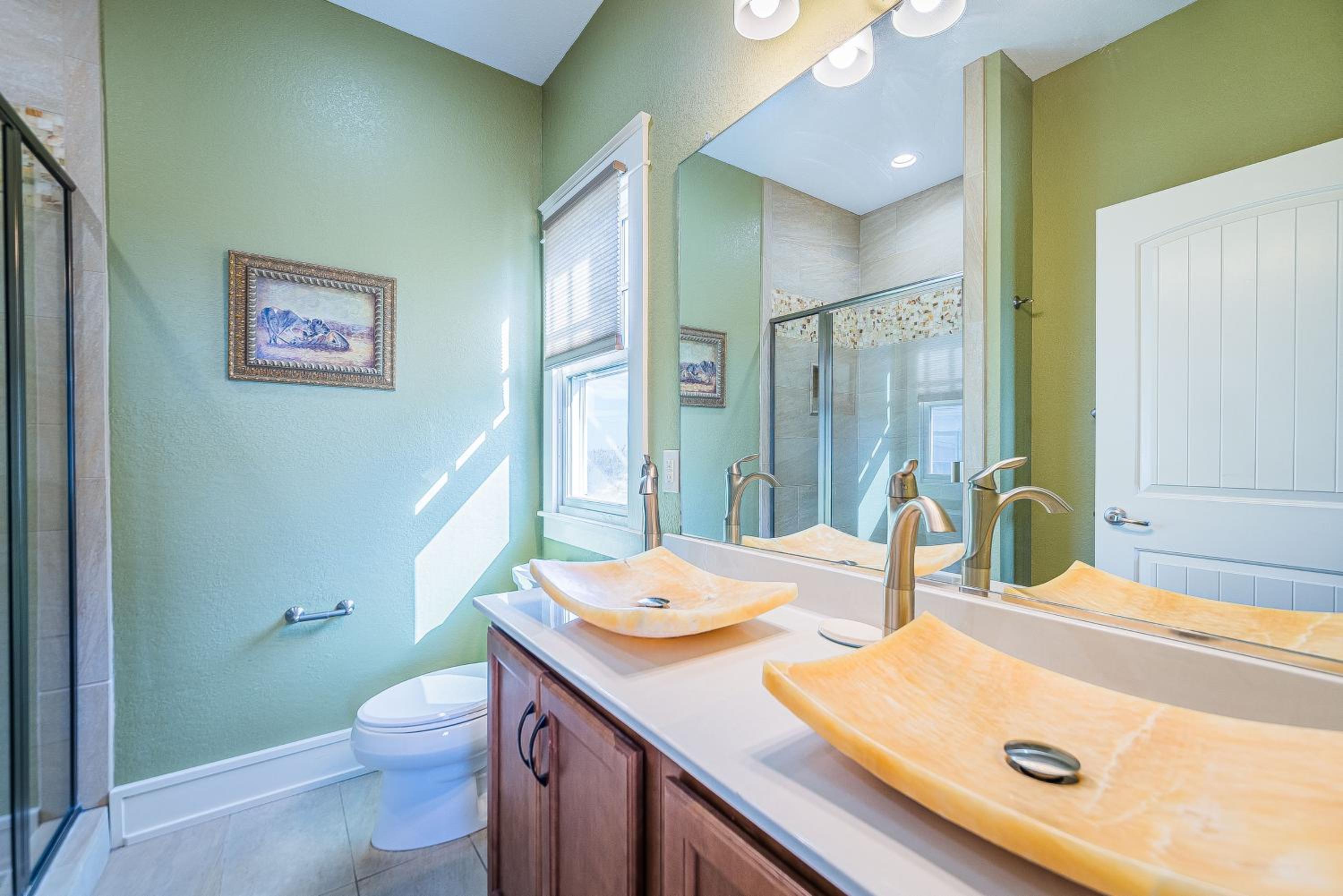 Outside-In - S Nags Head MP 18.5, Luxury Oceanfront, Elevator, Pool, Cabana, Home Theatre, Pets OK