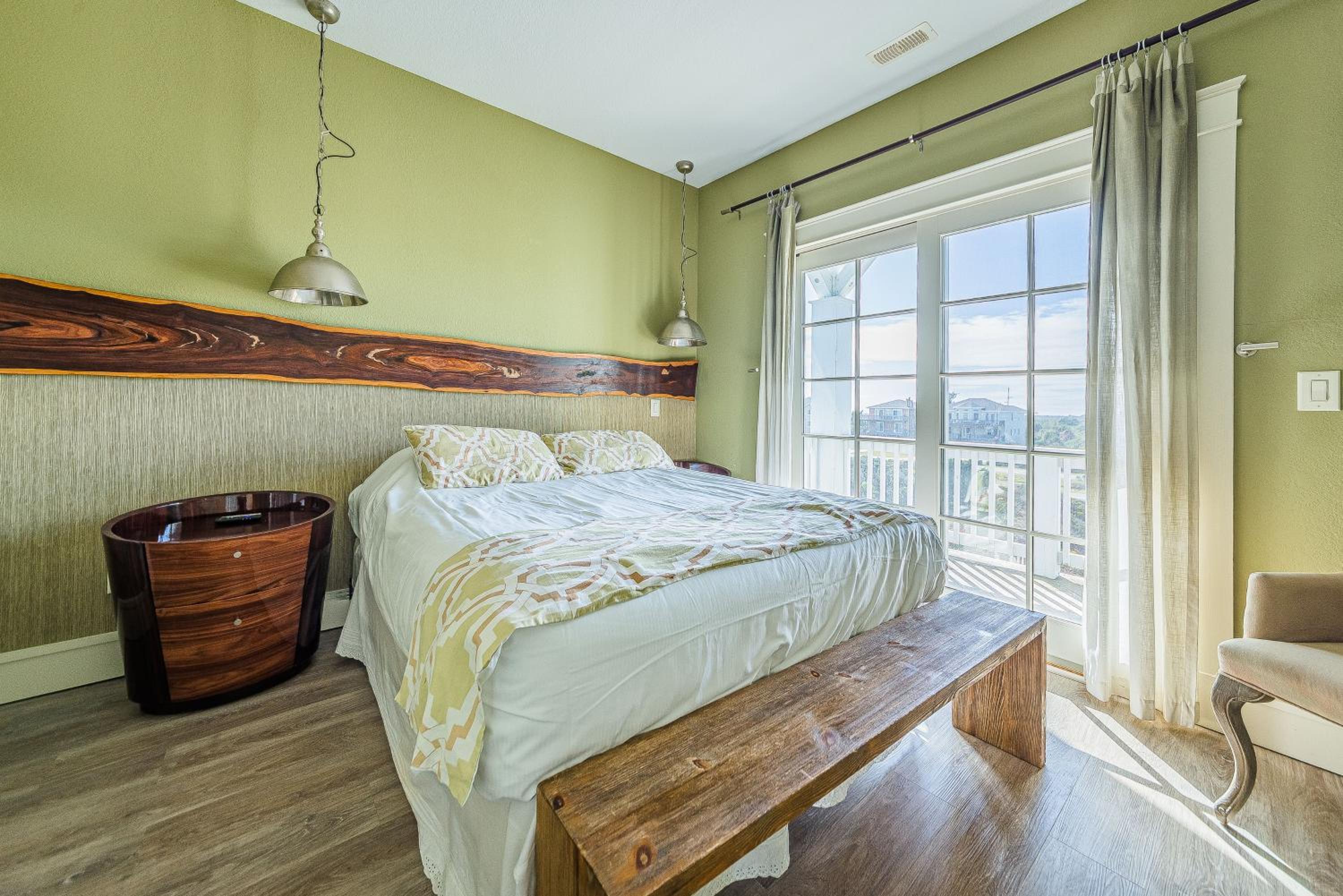 Outside-In - S Nags Head MP 18.5, Luxury Oceanfront, Elevator, Pool, Cabana, Home Theatre, Pets OK