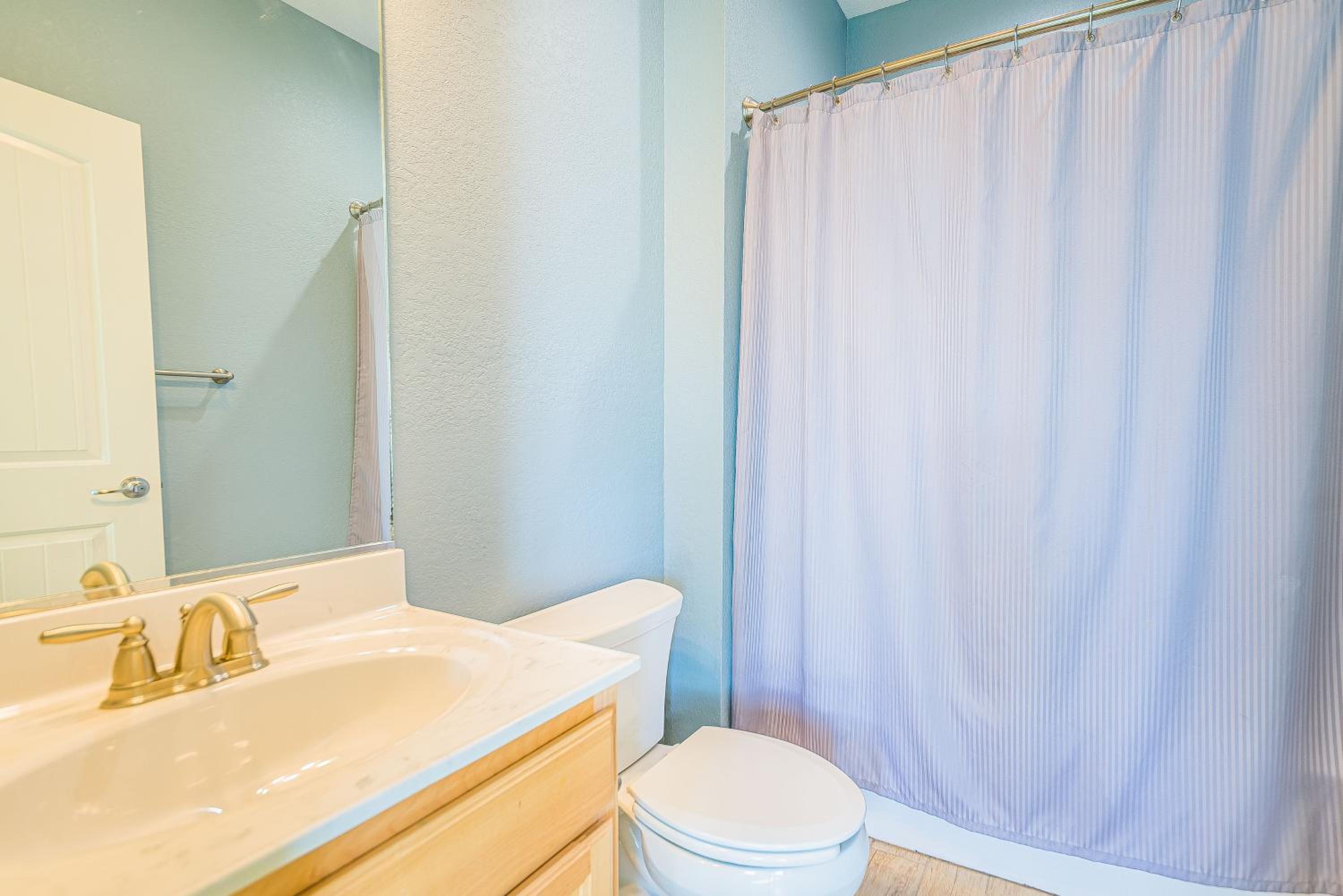 Outside-In - S Nags Head MP 18.5, Luxury Oceanfront, Elevator, Pool, Cabana, Home Theatre, Pets OK