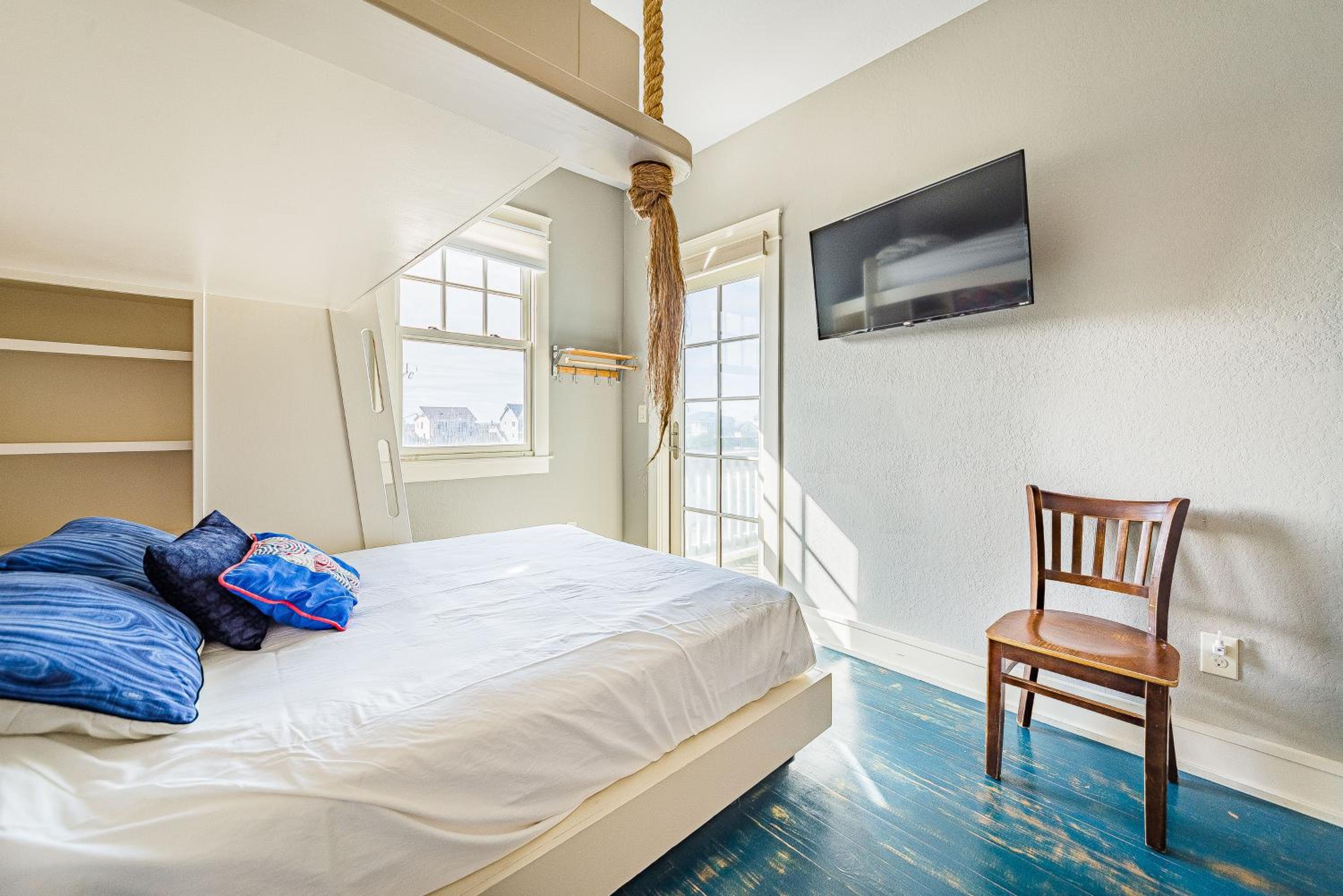 Outside-In - S Nags Head MP 18.5, Luxury Oceanfront, Elevator, Pool, Cabana, Home Theatre, Pets OK