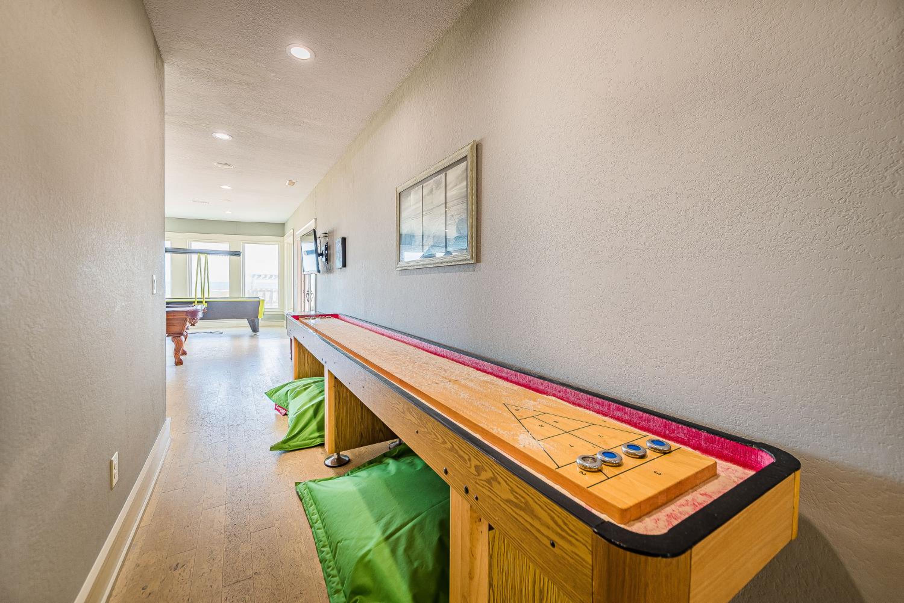 Outside-In - S Nags Head MP 18.5, Luxury Oceanfront, Elevator, Pool, Cabana, Home Theatre, Pets OK
