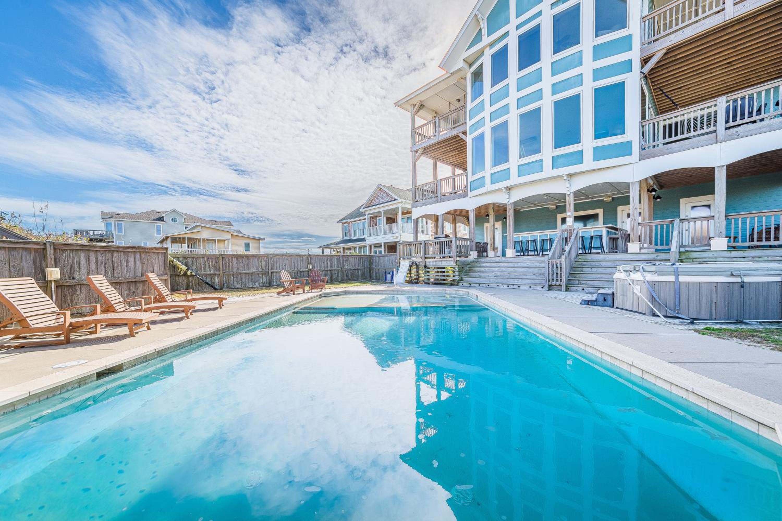 Outside-In - S Nags Head MP 18.5, Luxury Oceanfront, Elevator, Pool, Cabana, Home Theatre, Pets OK