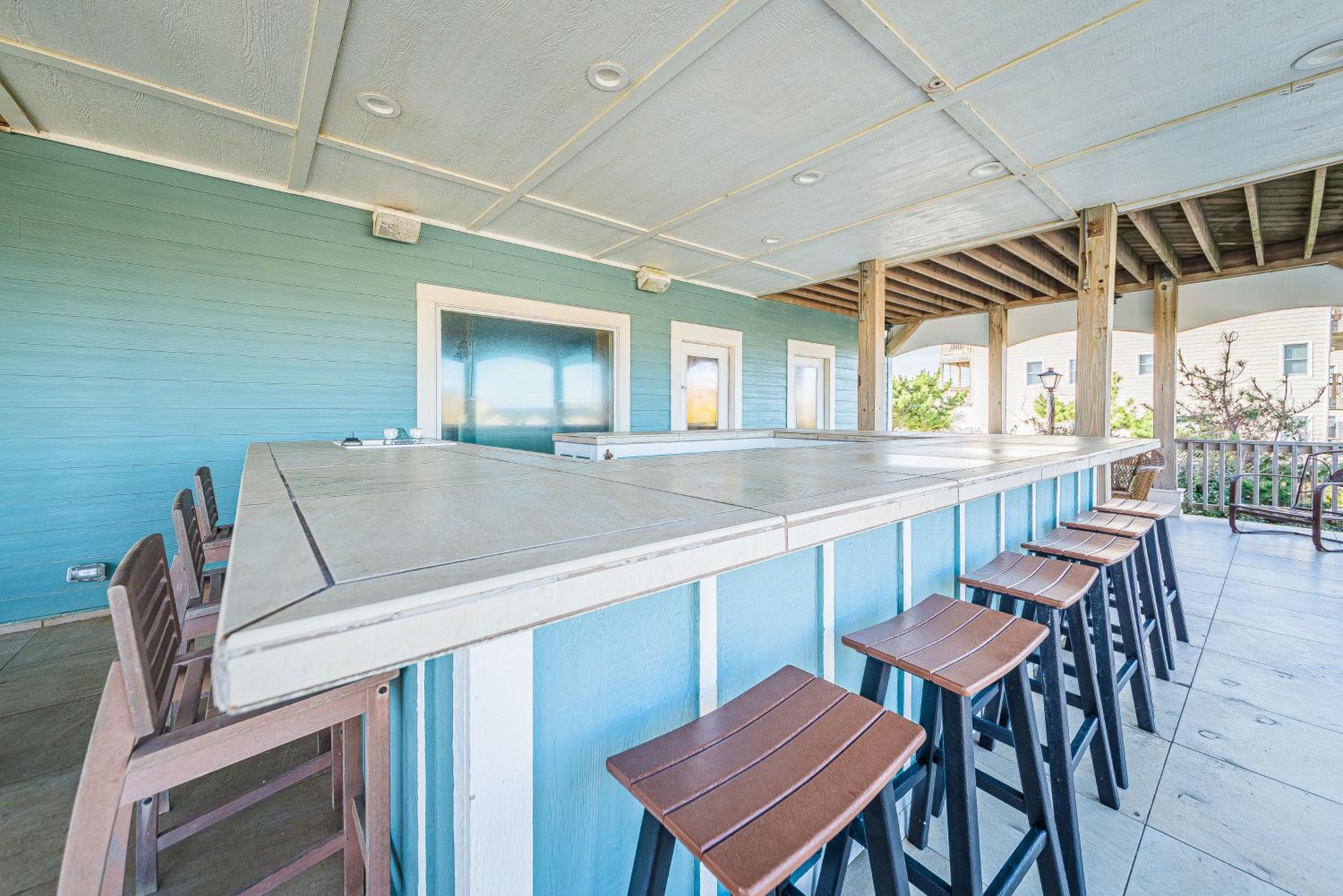 Outside-In - S Nags Head MP 18.5, Luxury Oceanfront, Elevator, Pool, Cabana, Home Theatre, Pets OK