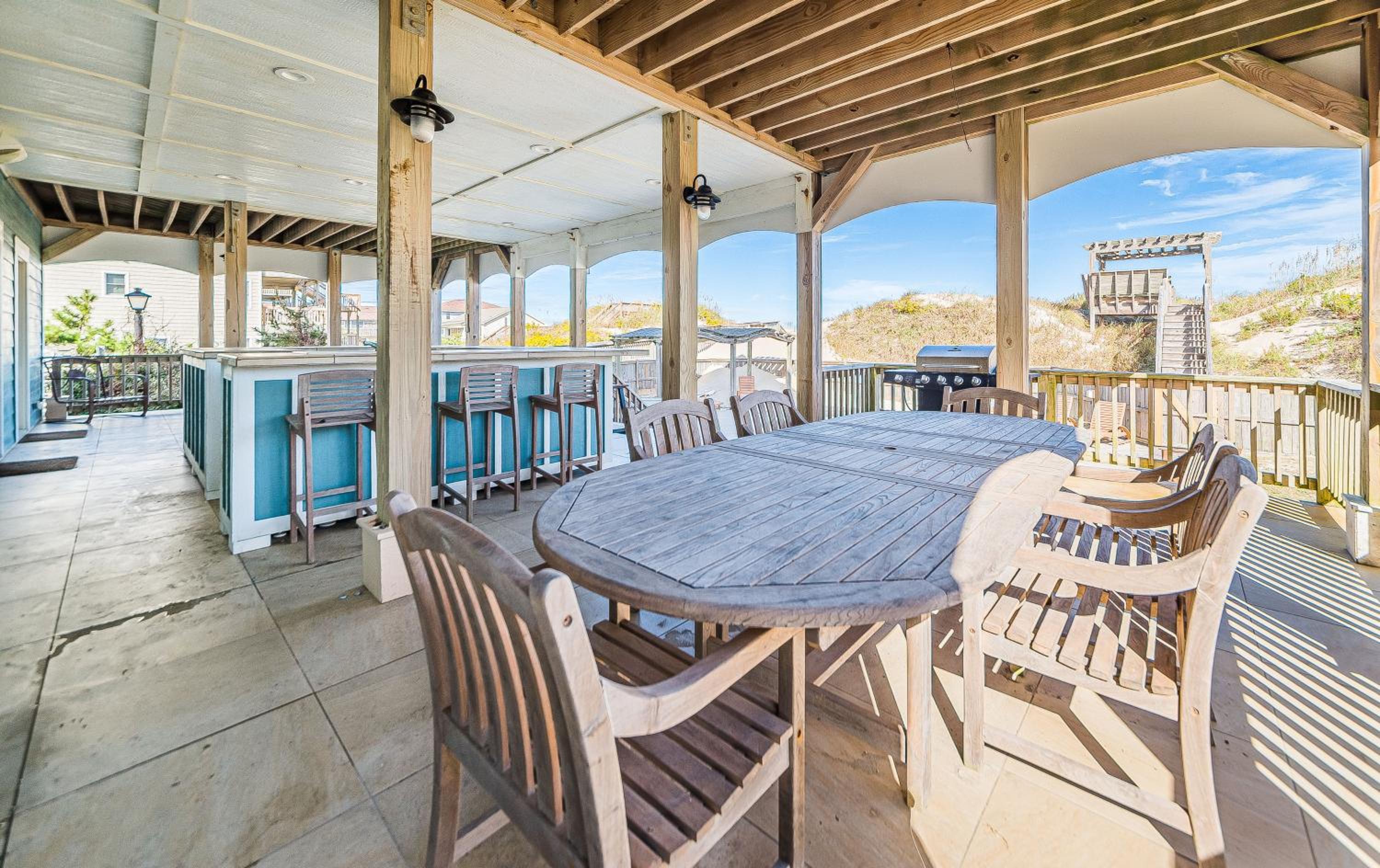Outside-In - S Nags Head MP 18.5, Luxury Oceanfront, Elevator, Pool, Cabana, Home Theatre, Pets OK