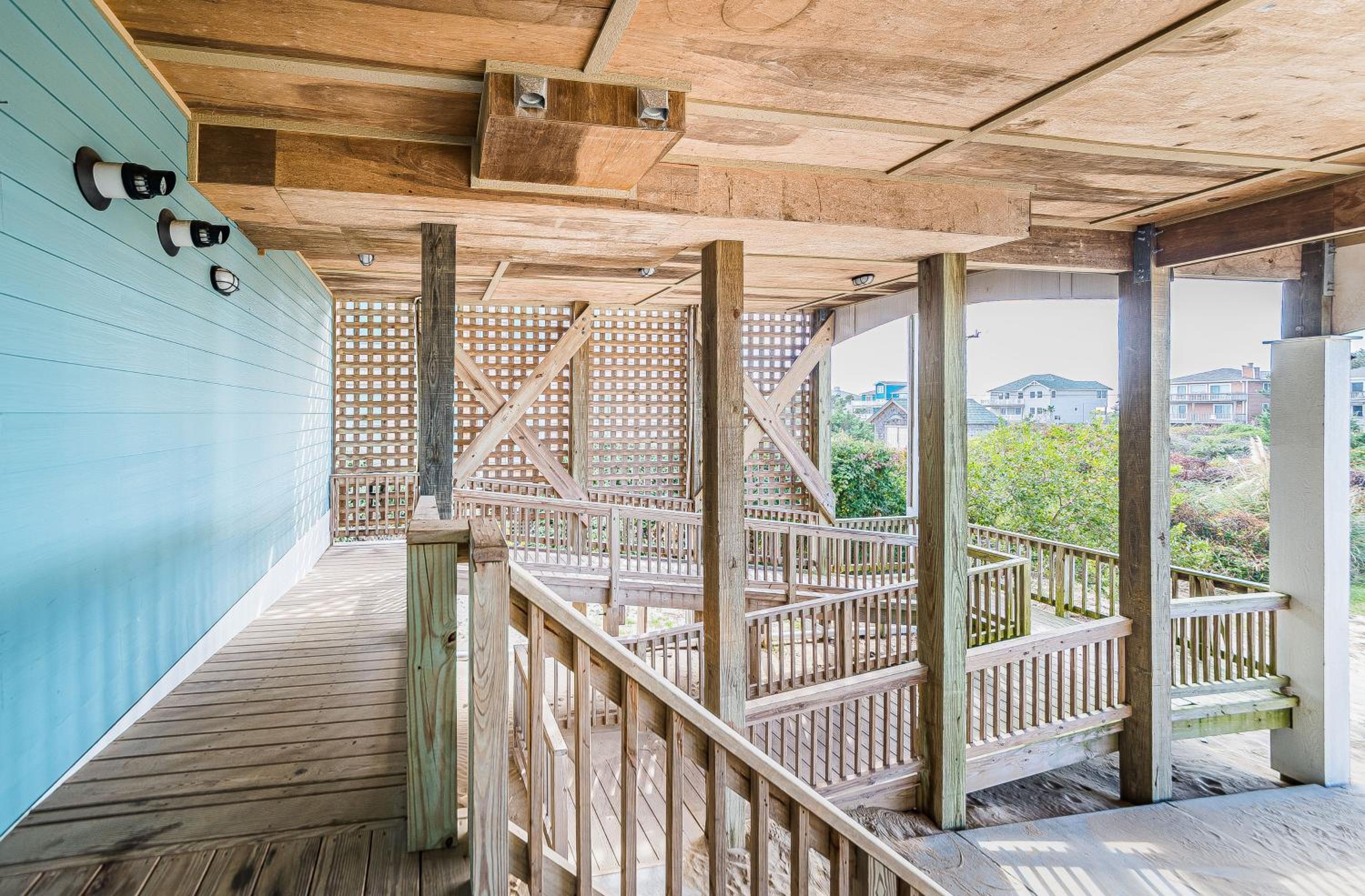 Outside-In - S Nags Head MP 18.5, Luxury Oceanfront, Elevator, Pool, Cabana, Home Theatre, Pets OK