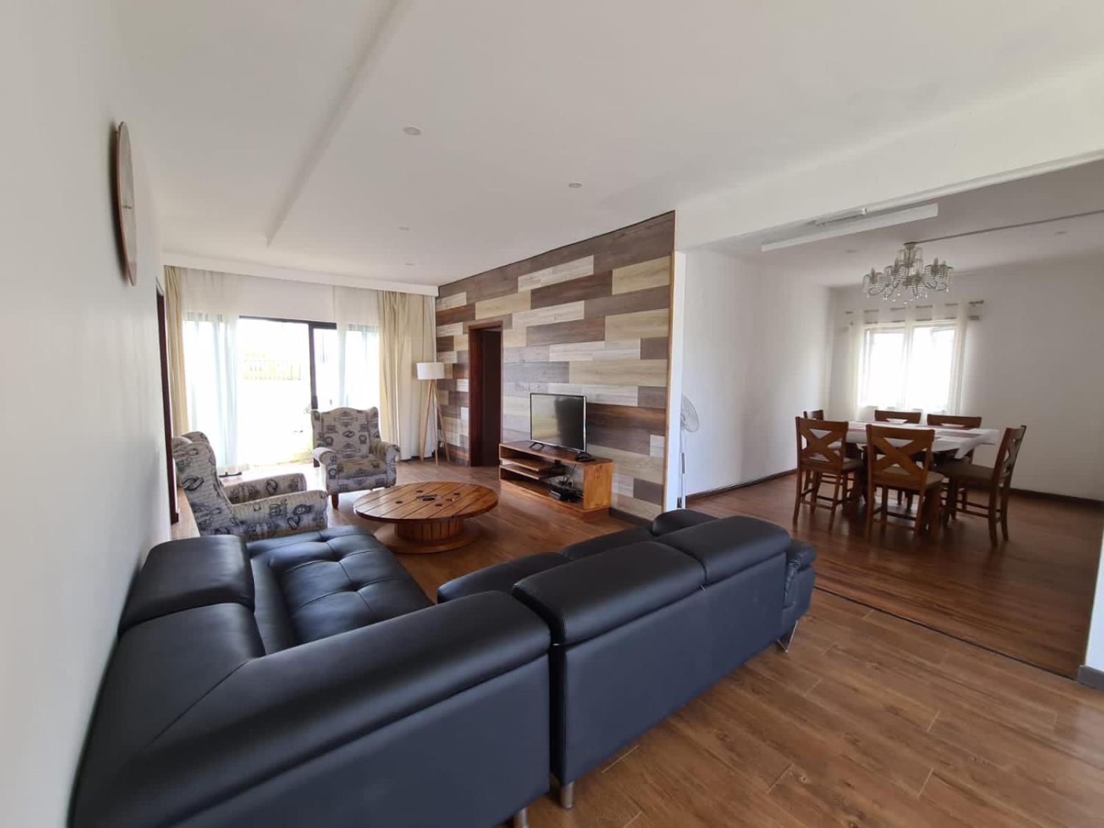 Cosy Urban Villa view 4