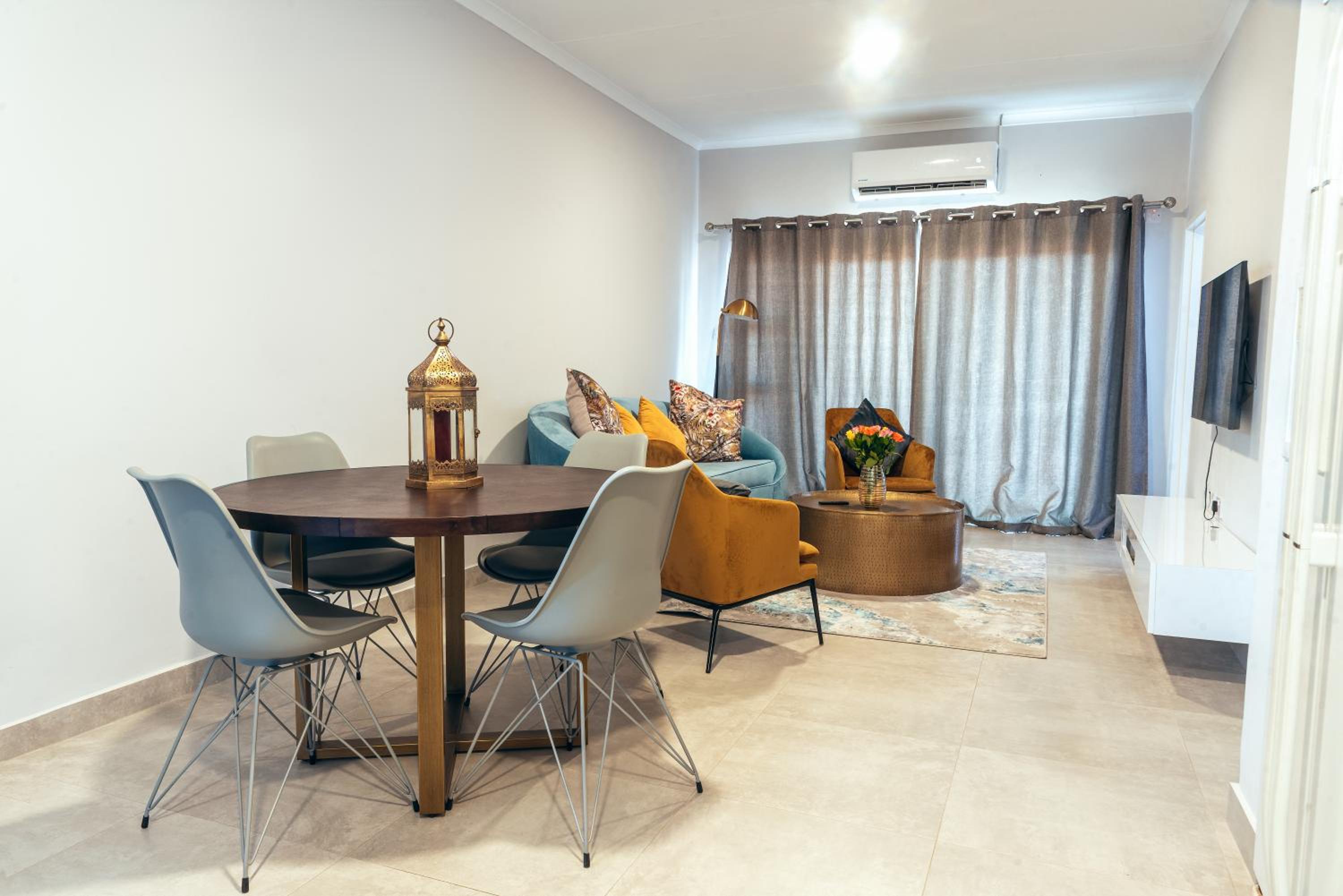 The Luxe Livin' - Habitat Alpha A306