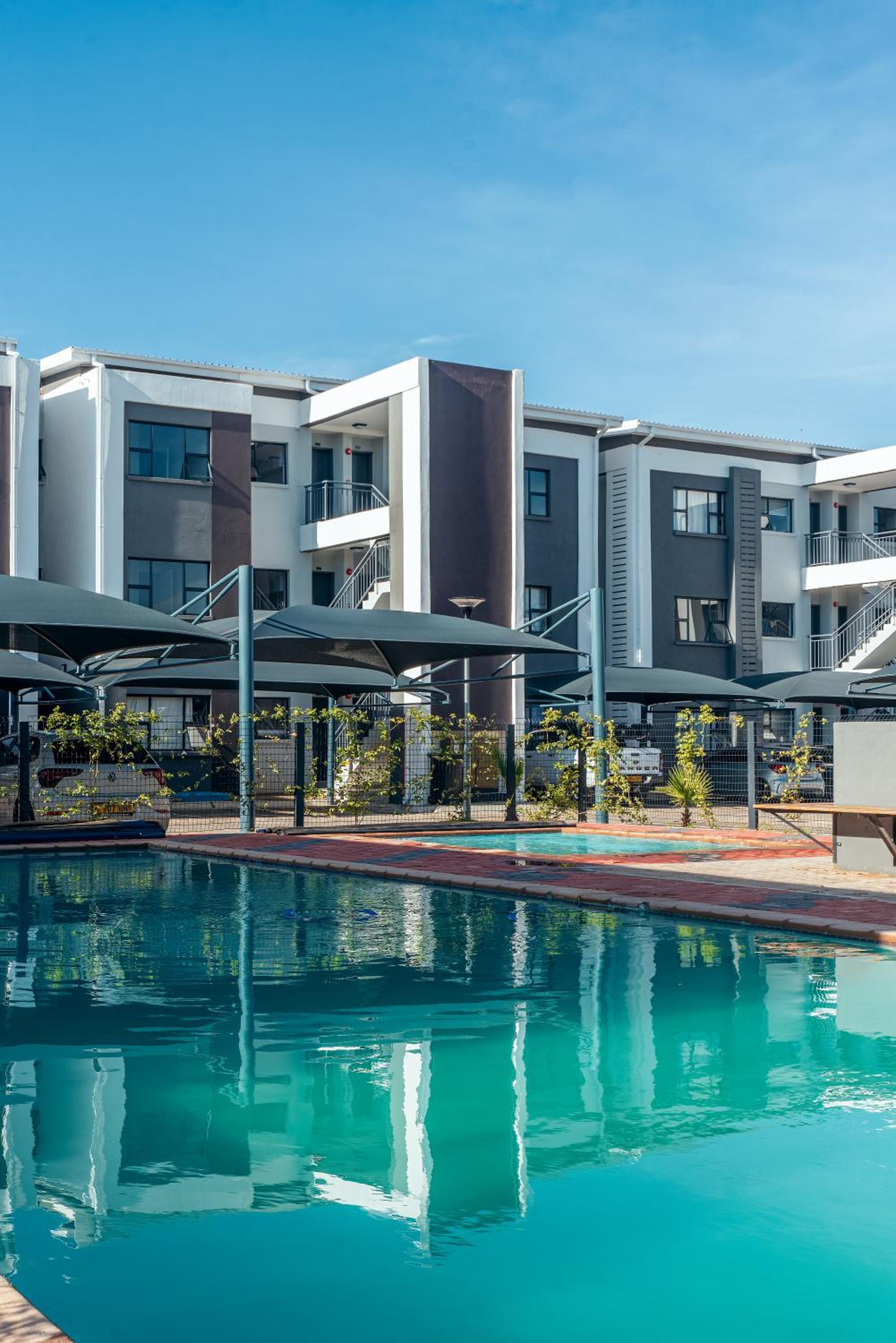 The Luxe Livin' - Habitat Alpha A306