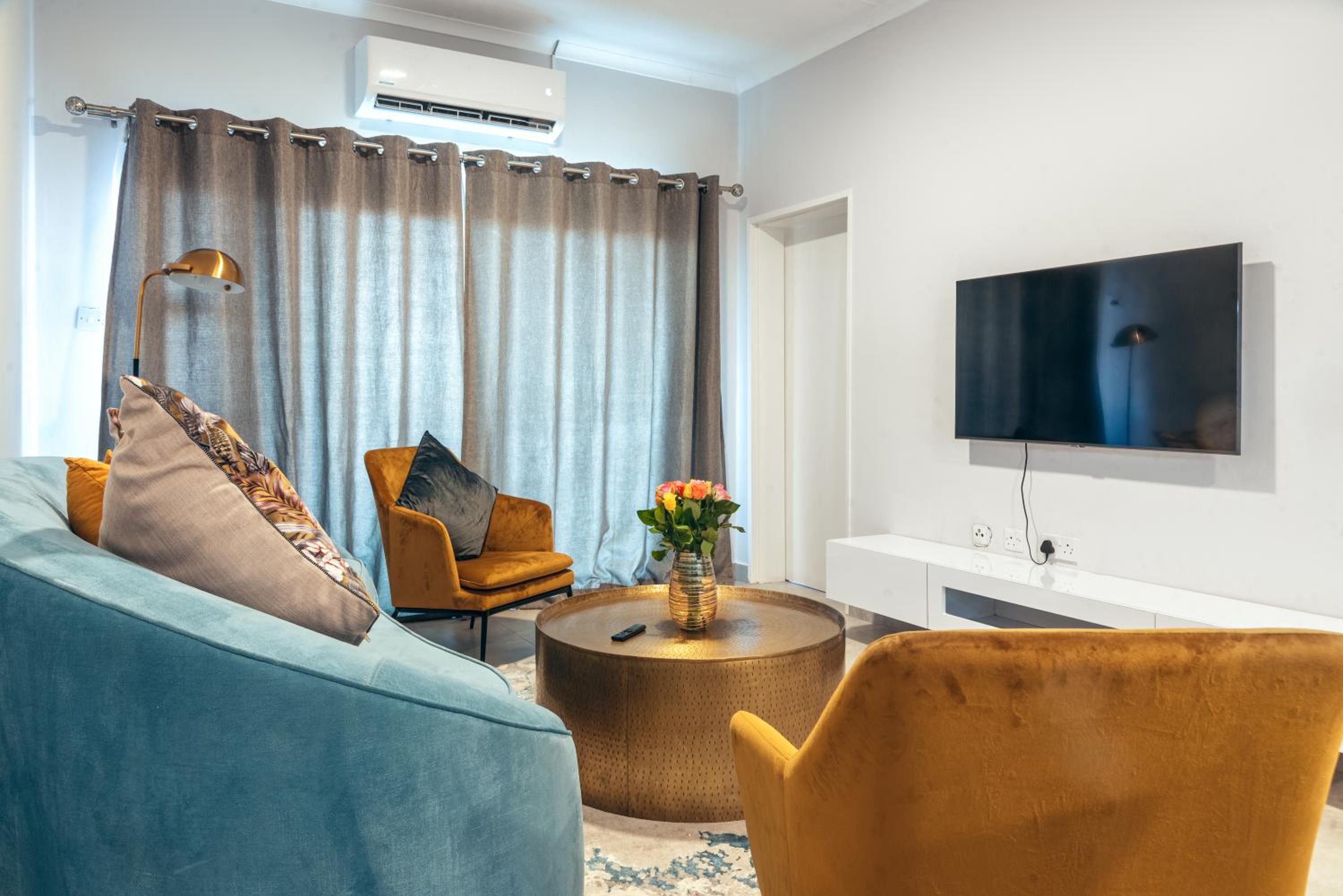 The Luxe Livin' - Habitat Alpha A306
