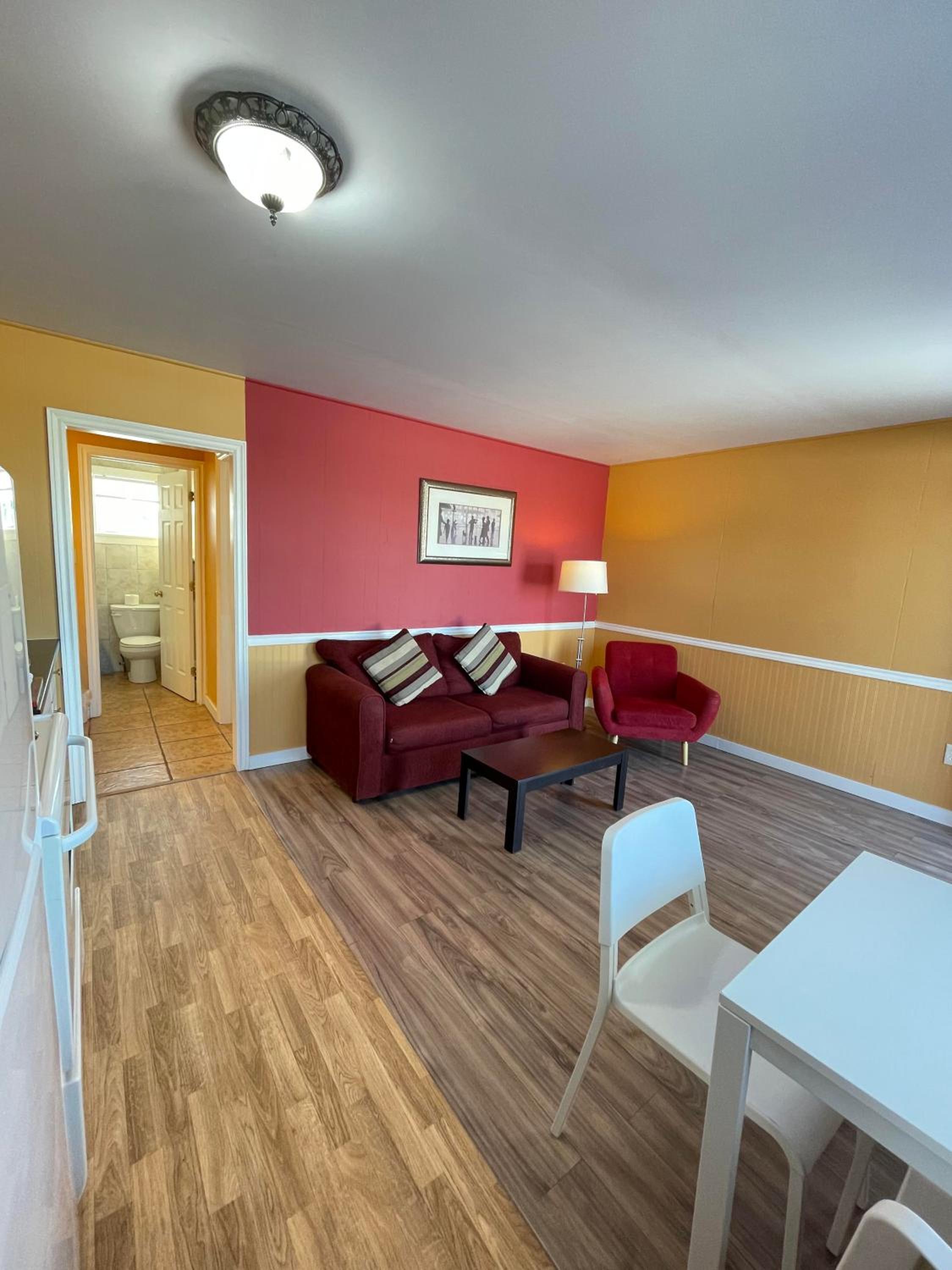 Fair Isle Motel - Image 2