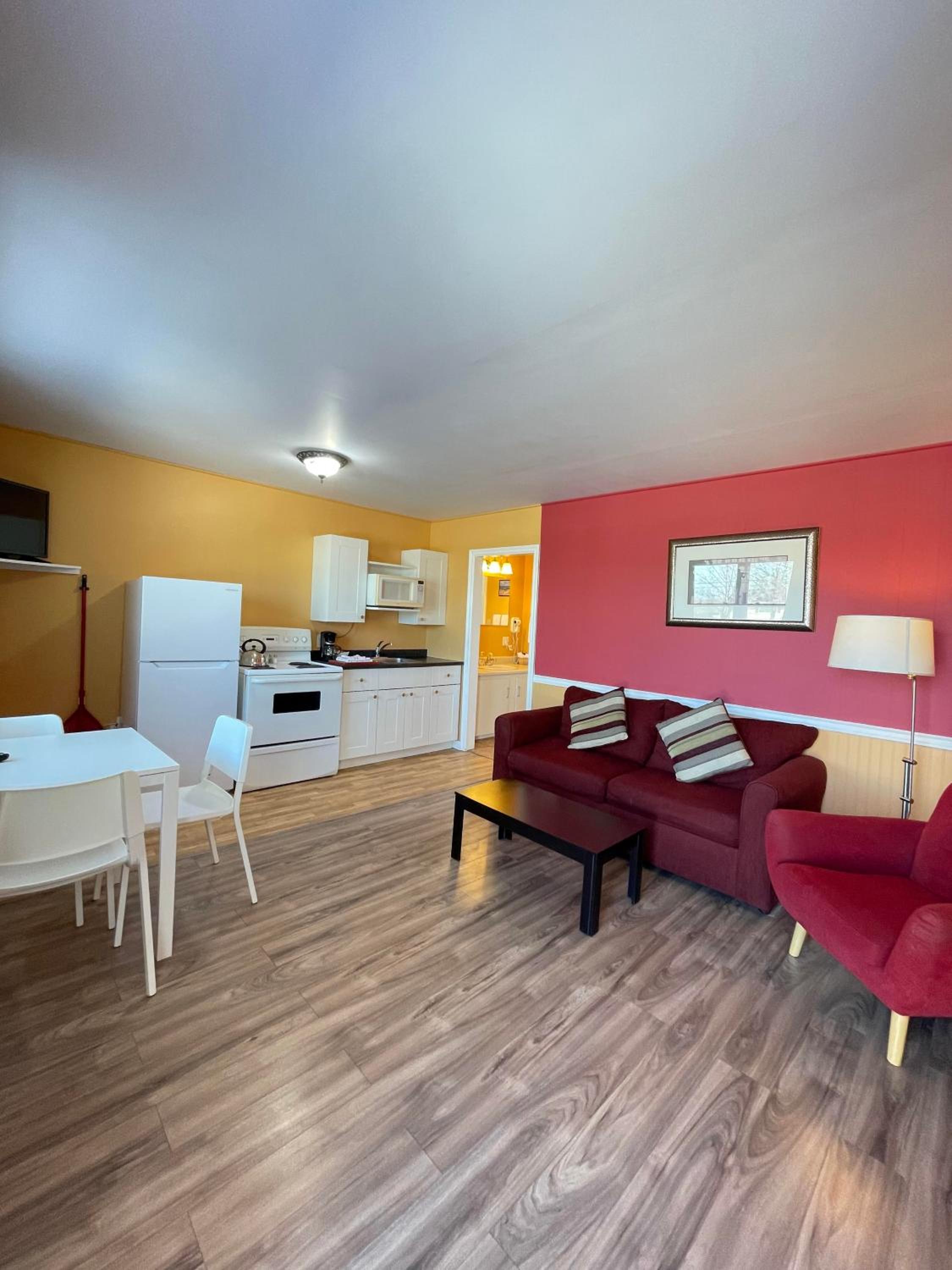 Fair Isle Motel - Image 1