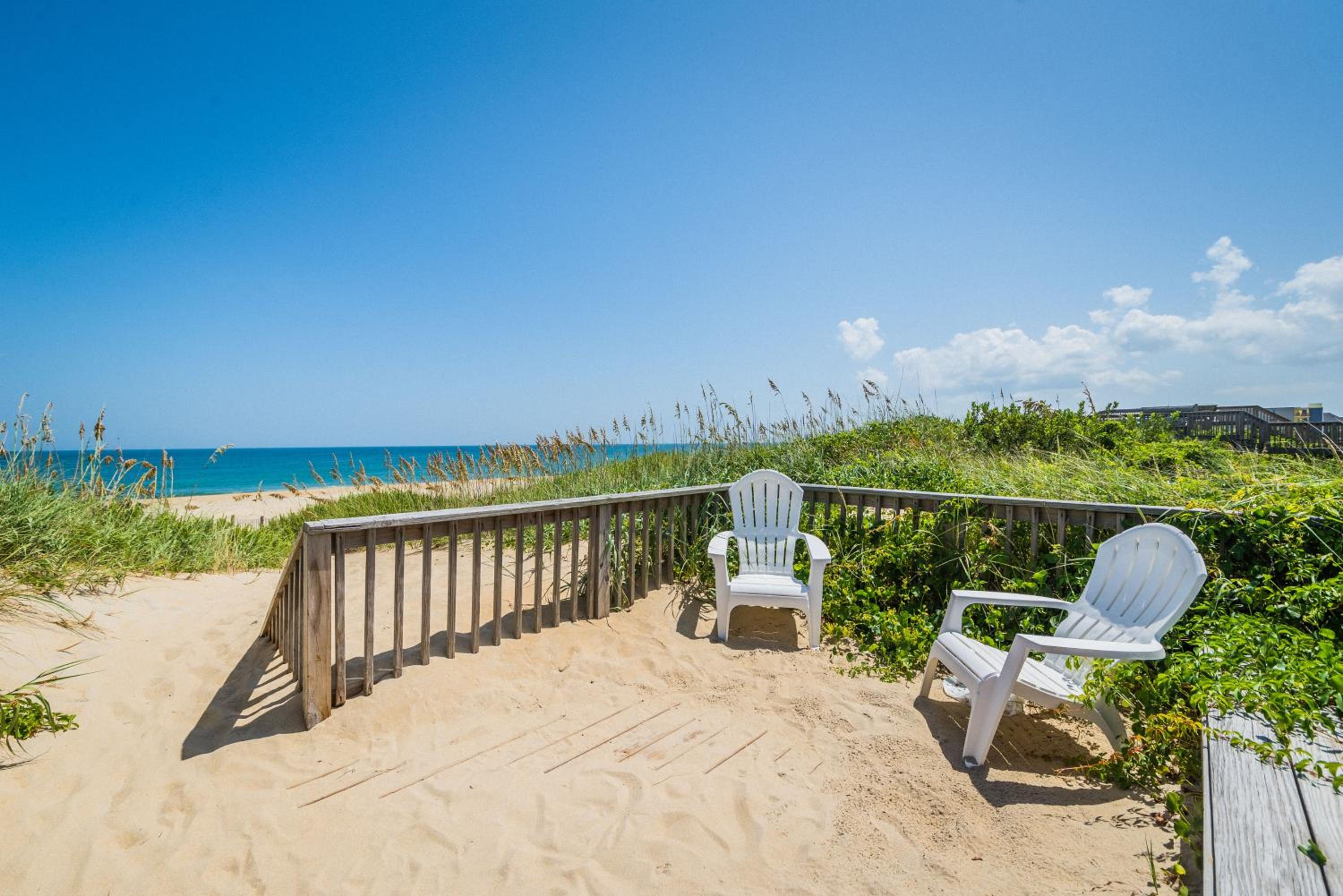 NautiGal - Village at Nags Head, Luxury Oceanfront, Pool, Hot Tub, Elevator, Pets OK, Putting Green