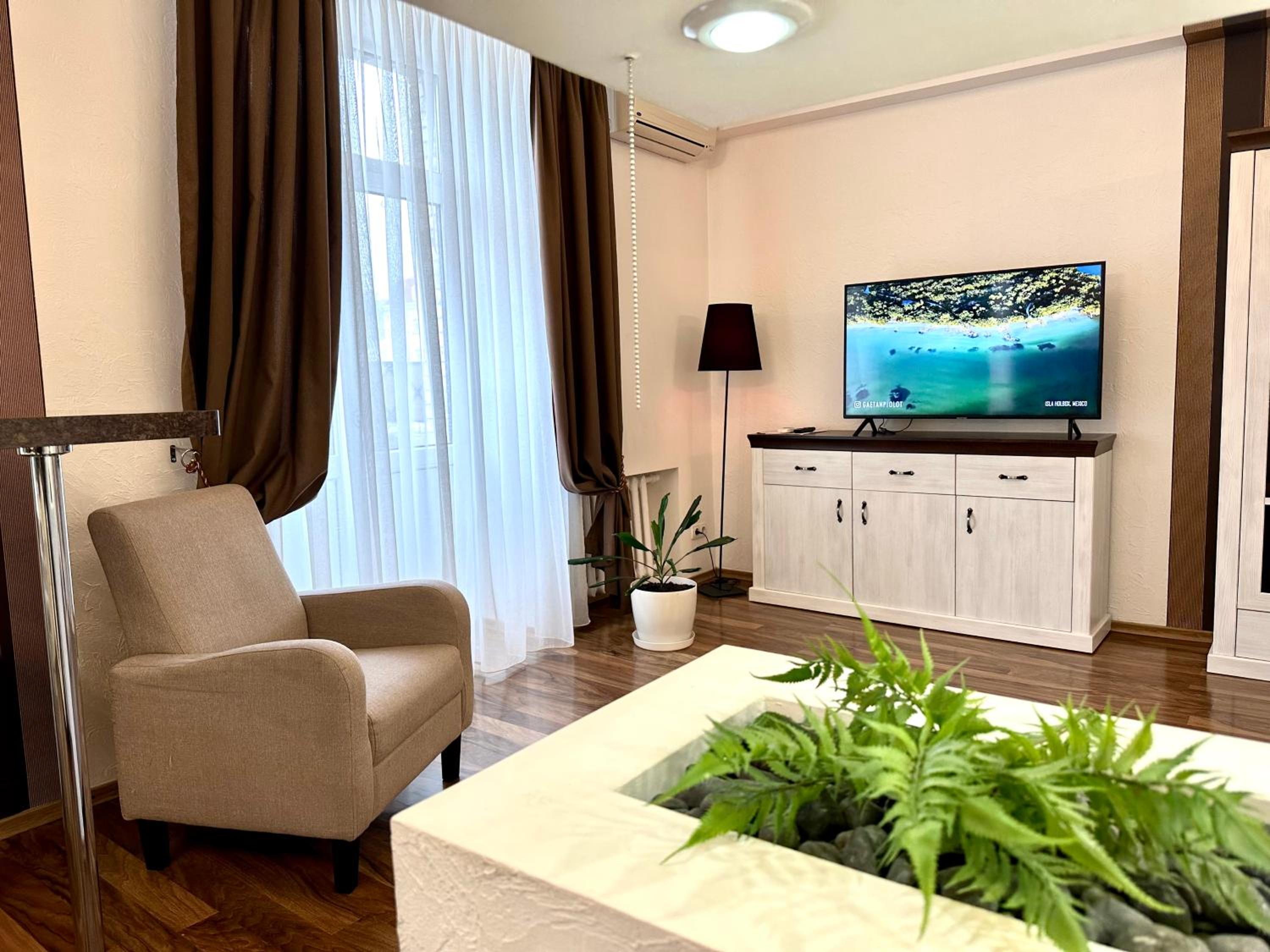 Lux apartments in the city center with a coffee machine, view of a theater, near Zlata Plaza view 4