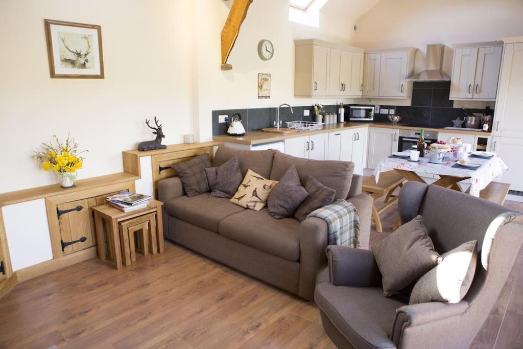 Fuesli Lodge - Boutique Cottage at Harrys Cottages view 4