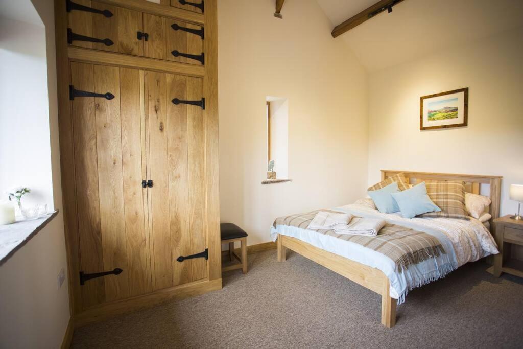Fuesli Lodge - Boutique Cottage at Harrys Cottages view 5