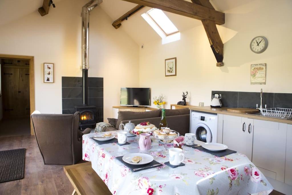Fuesli Lodge - Boutique Cottage at Harrys Cottages view 3