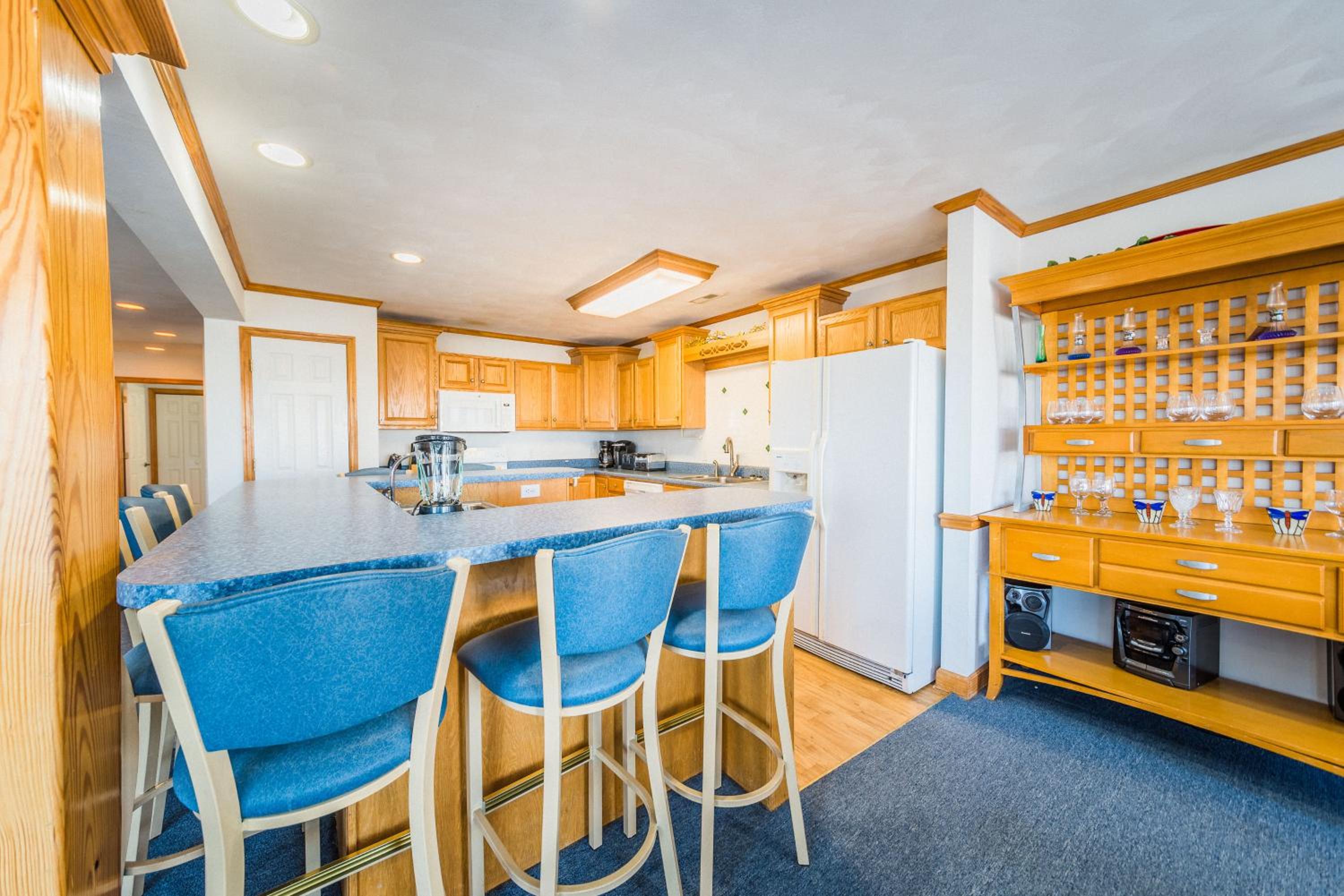 Blue Angel - KDH MP 7, 30 Yds to Beach Access, Ocean View, Pool, Hot Tub, Pets OK, Flex Stays