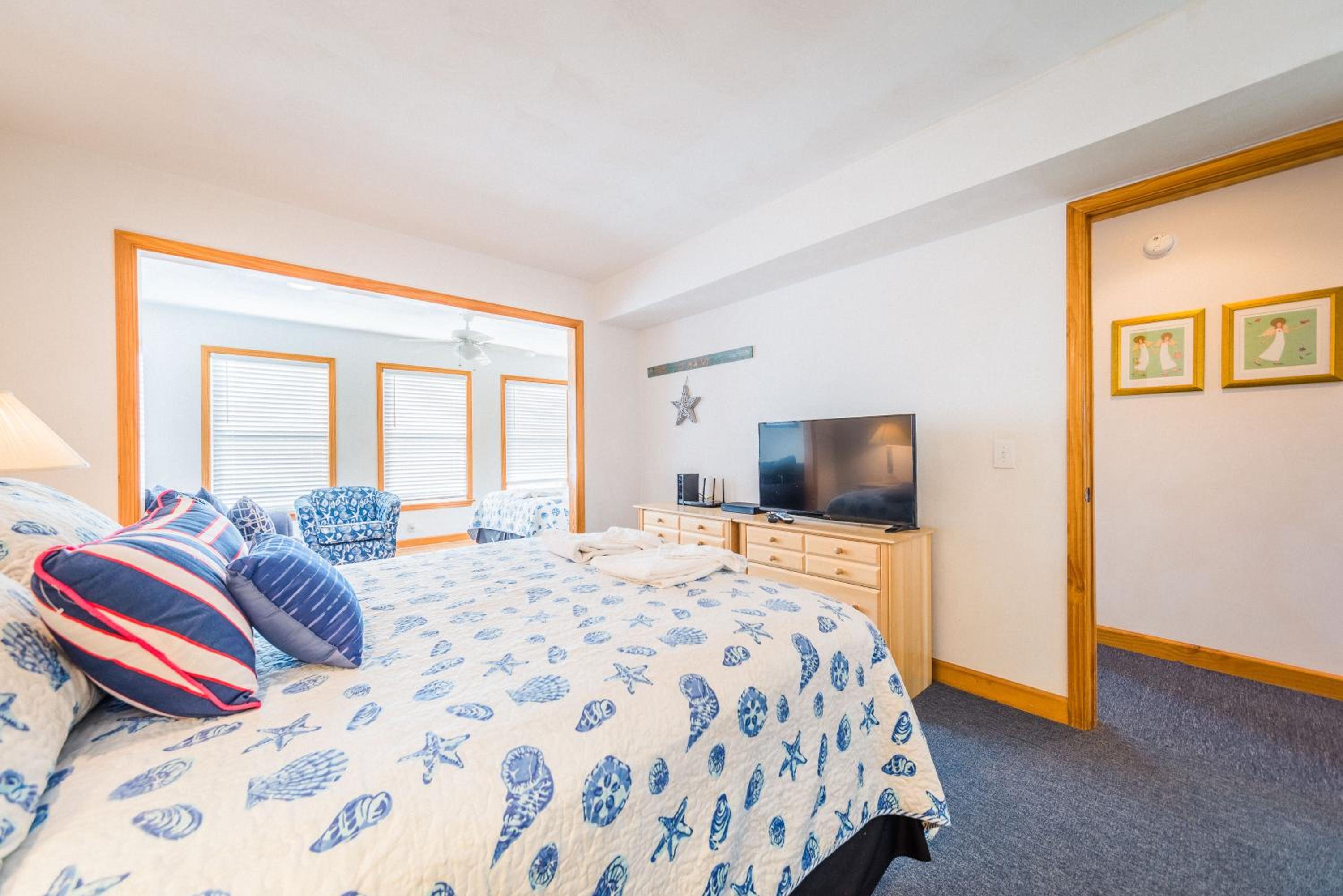 Blue Angel - KDH MP 7, 30 Yds to Beach Access, Ocean View, Pool, Hot Tub, Pets OK, Flex Stays