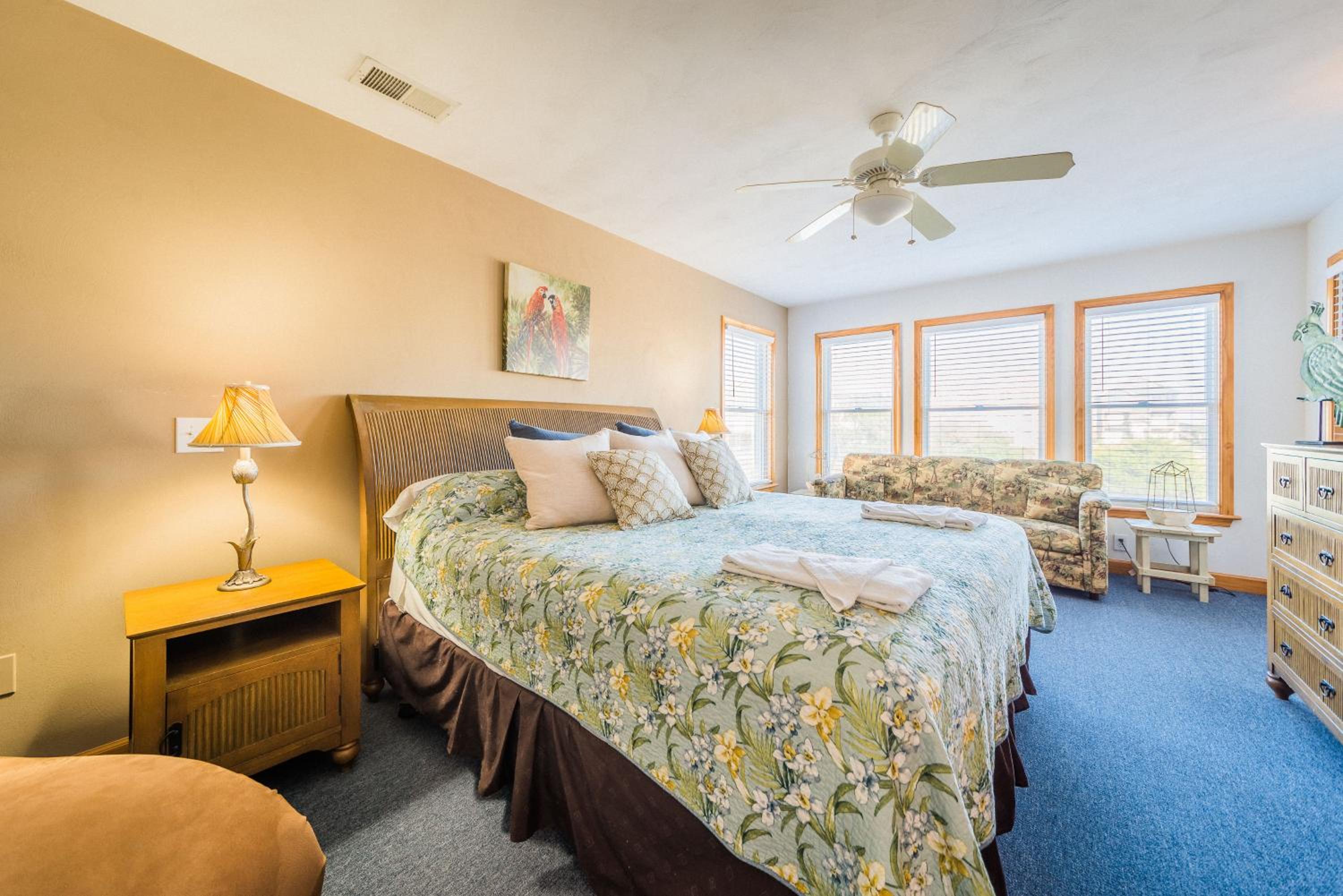 Blue Angel - KDH MP 7, 30 Yds to Beach Access, Ocean View, Pool, Hot Tub, Pets OK, Flex Stays